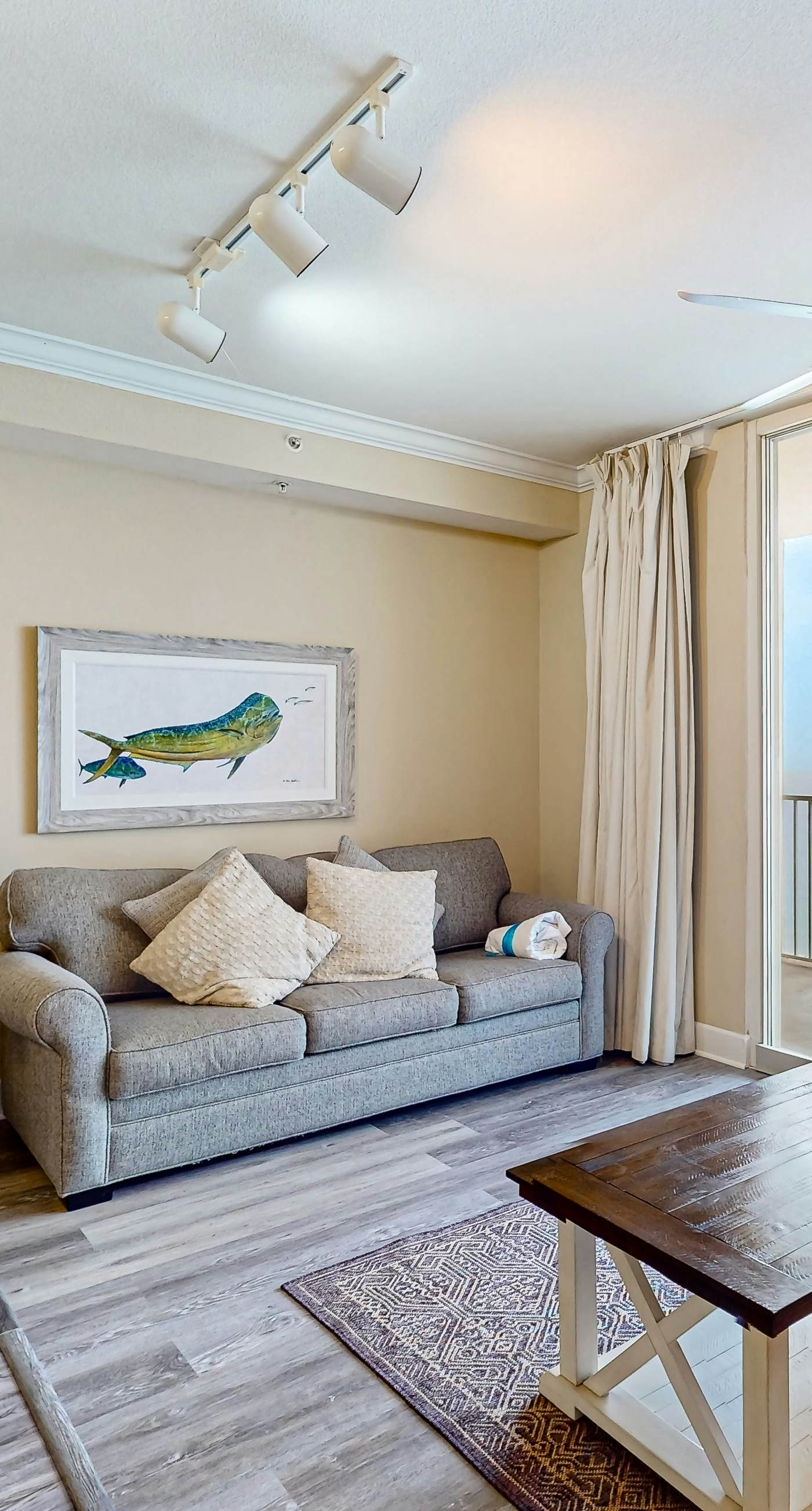 22nd Floor, Gorgeous Gulf-Front Condo w/ Shared Hot Tubs, Pools, & Beach Service