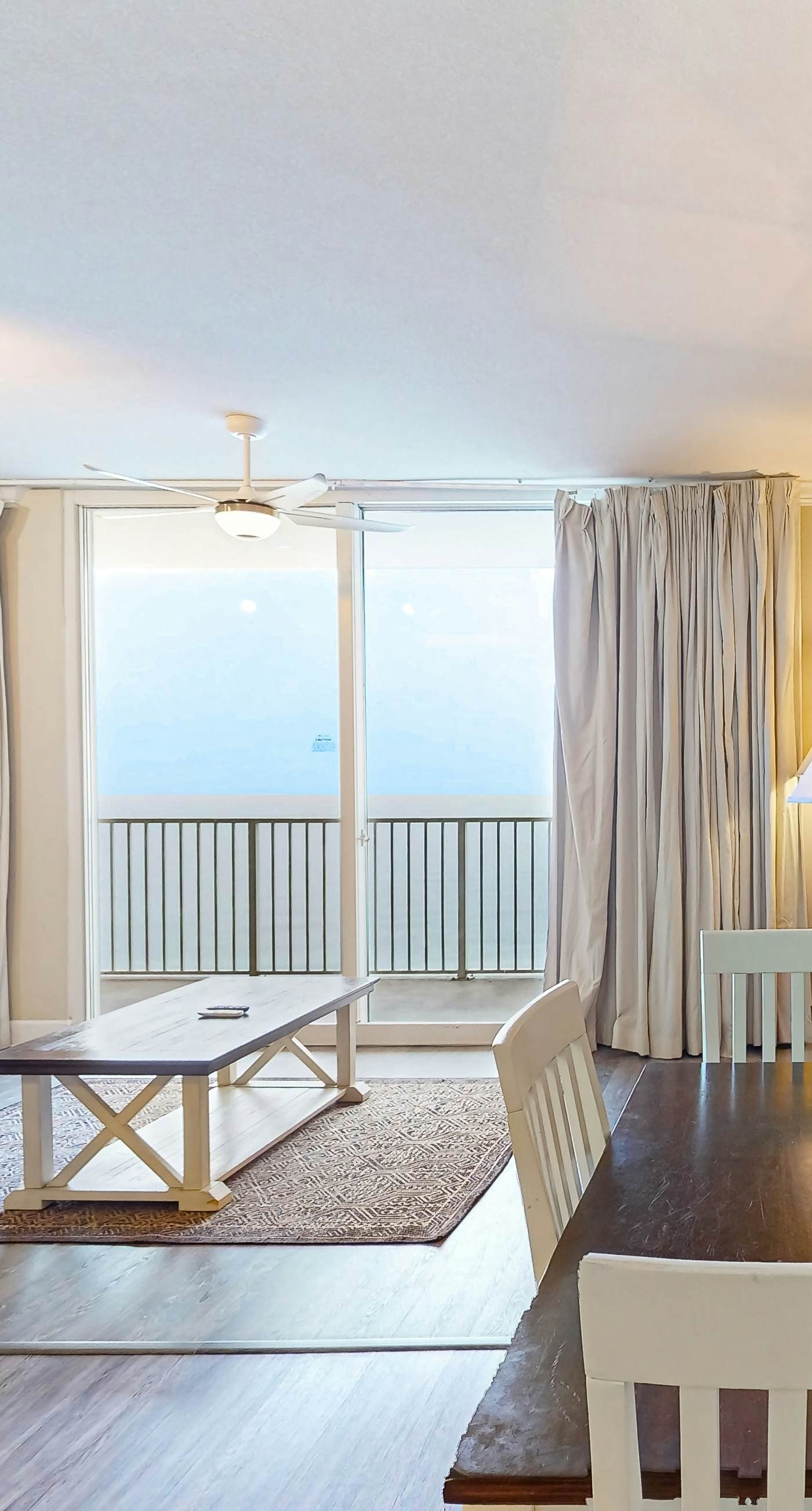 22nd Floor, Gorgeous Gulf-Front Condo w/ Shared Hot Tubs, Pools, & Beach Service