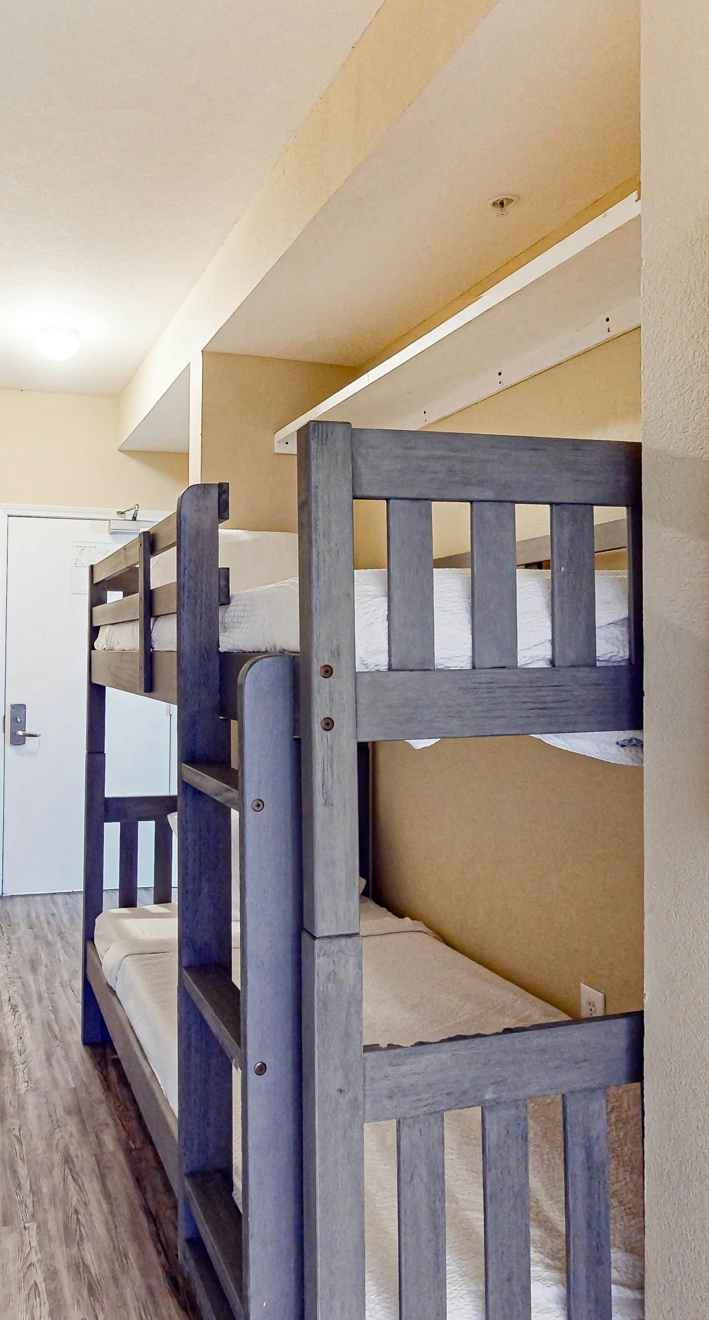 22nd Floor, Gorgeous Gulf-Front Condo w/ Shared Hot Tubs, Pools, & Beach Service