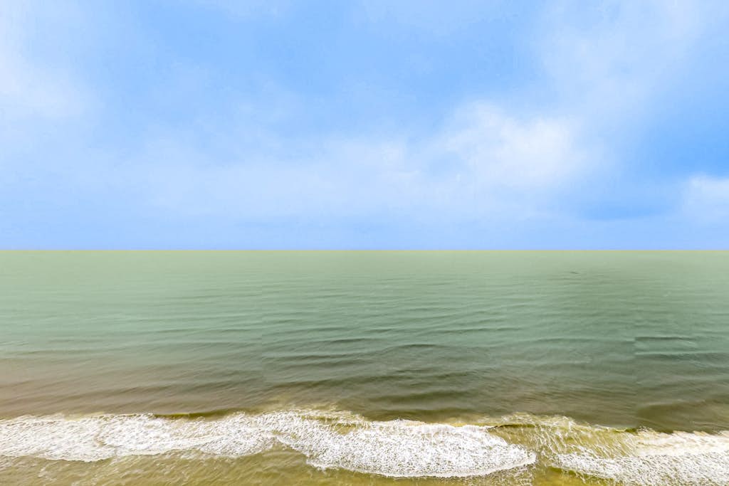 22nd Floor, Gorgeous Gulf-Front Condo w/ Shared Hot Tubs, Pools, & Beach Service