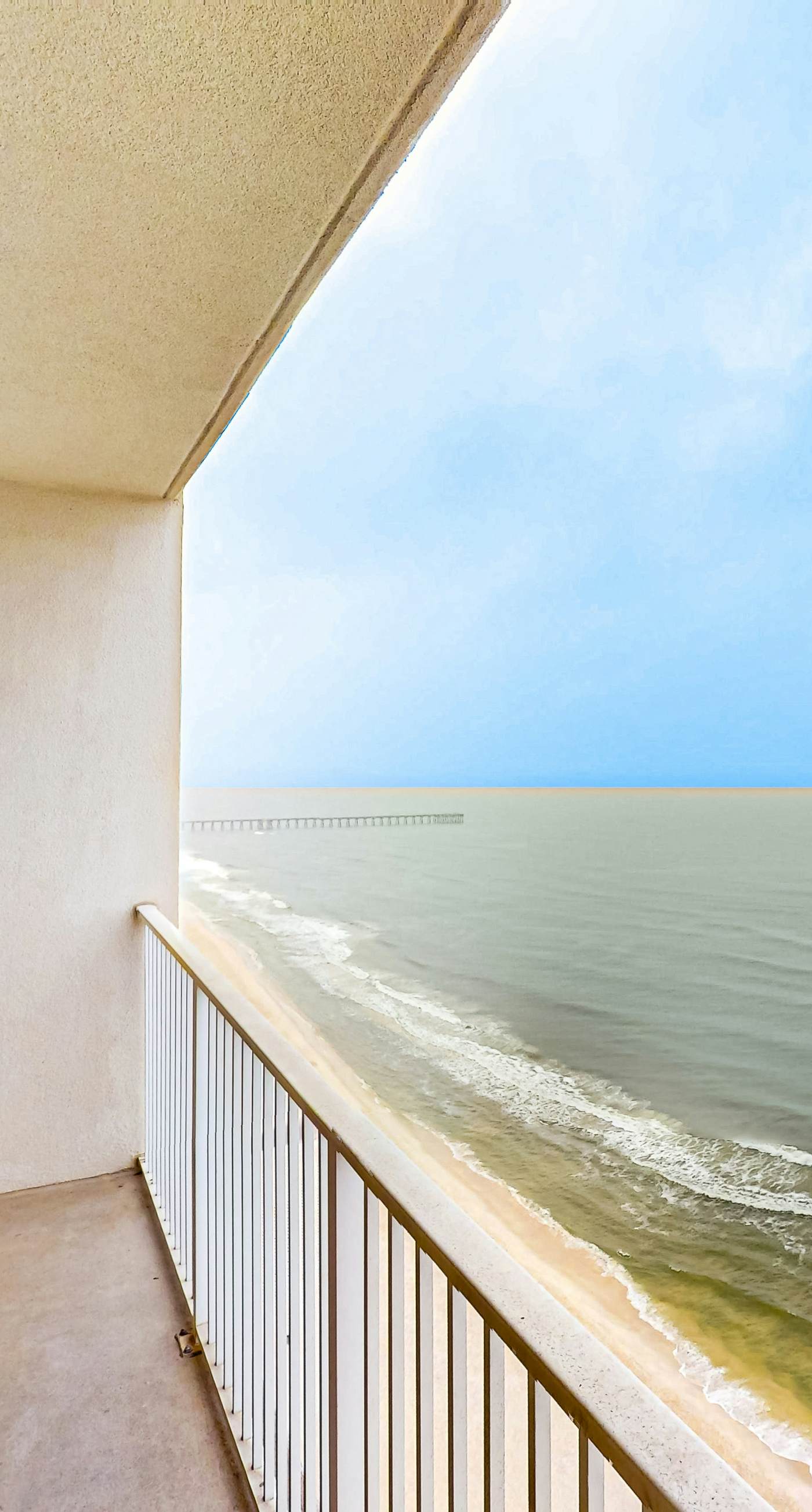 22nd Floor, Gorgeous Gulf-Front Condo w/ Shared Hot Tubs, Pools, & Beach Service
