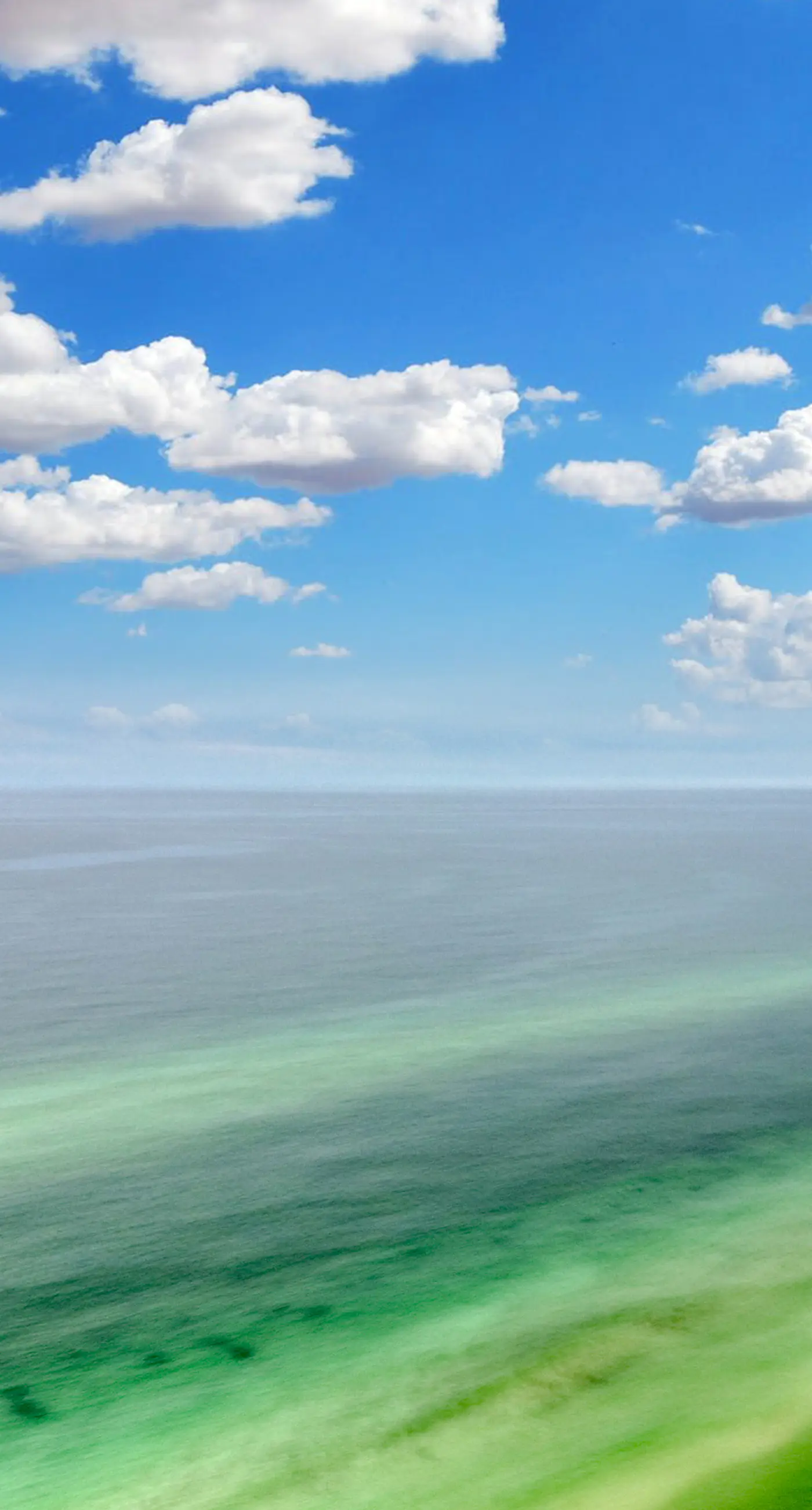 Tidewater beach condo w/ swimming pools & gym - free seasonal beach service