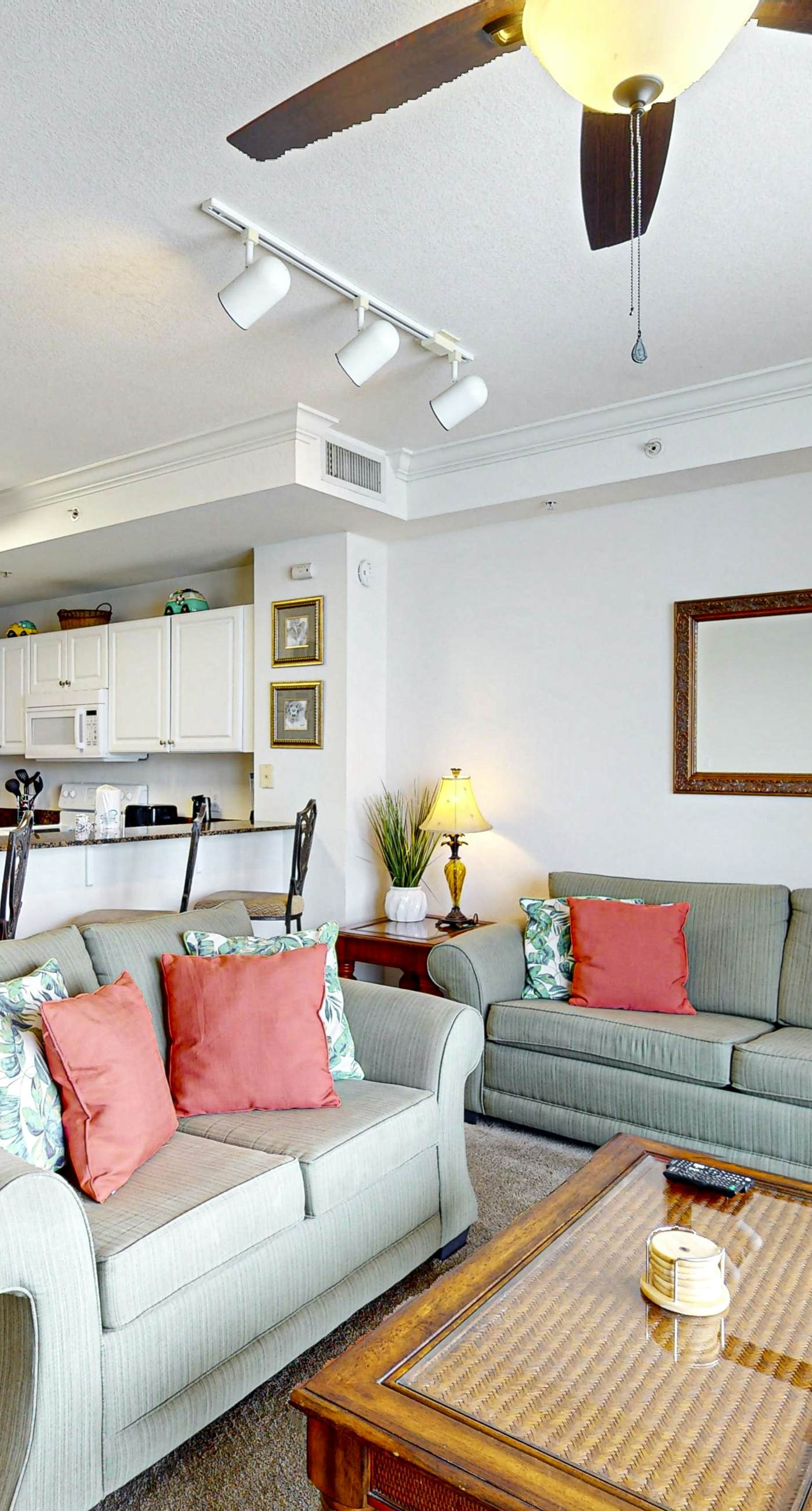 Lovely fourth-floor condo with lagoon pools, gym, hot tub, sauna & game room