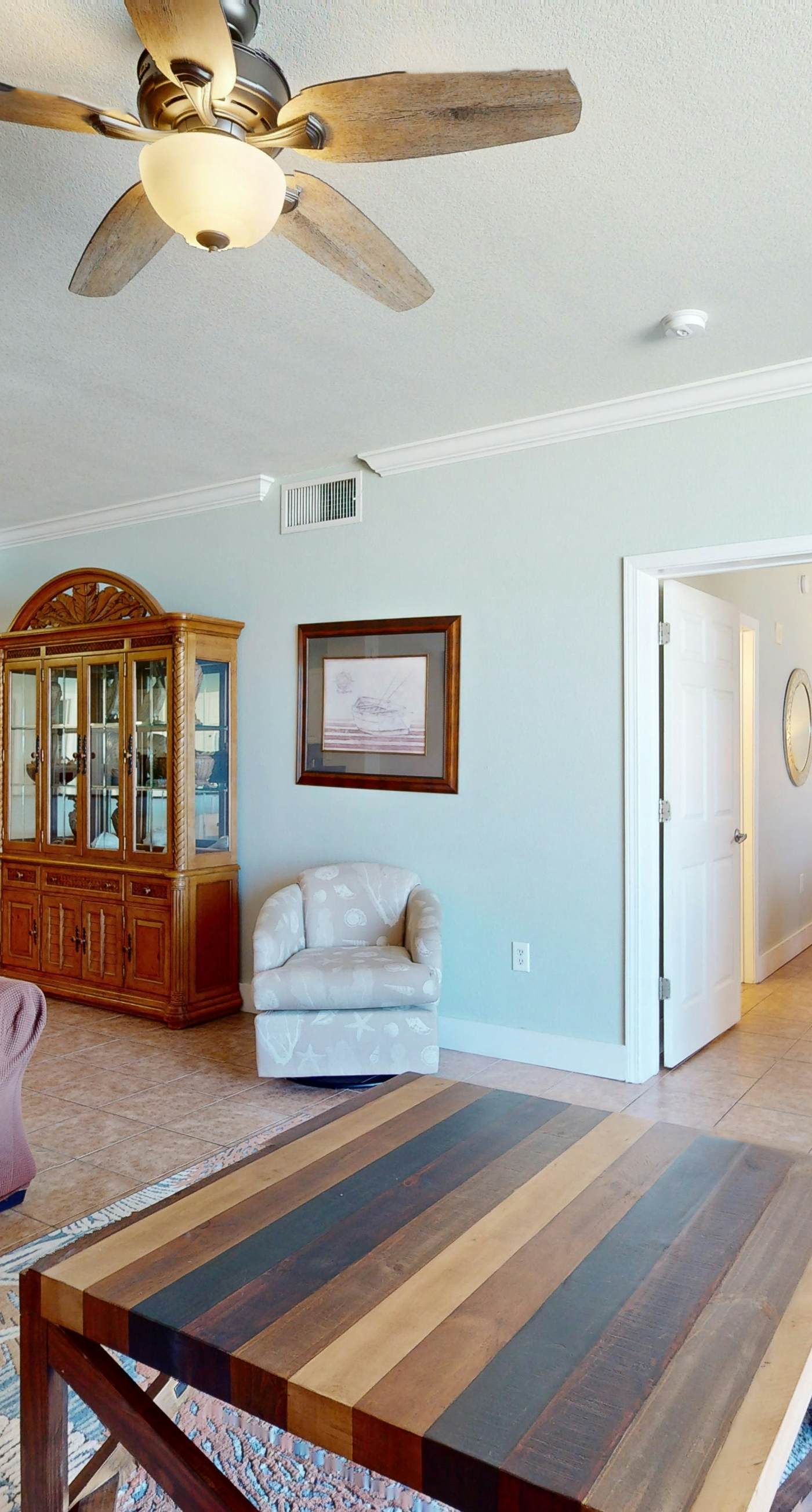 Waterfront Panama City Beach escape with pools, hot tubs & fitness room