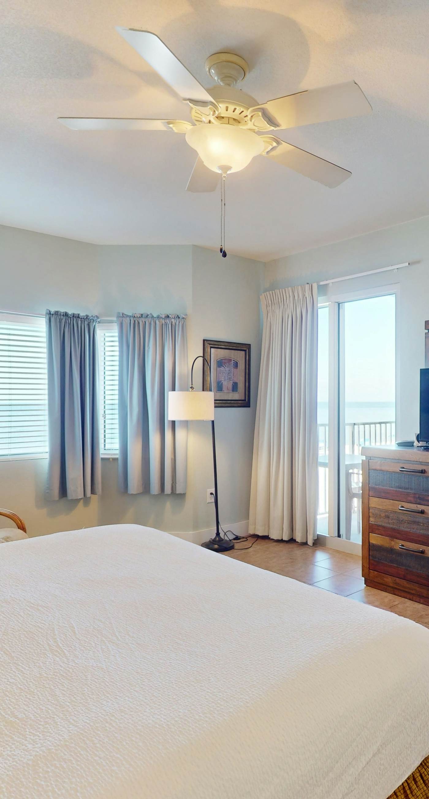 Waterfront Panama City Beach escape with pools, hot tubs & fitness room