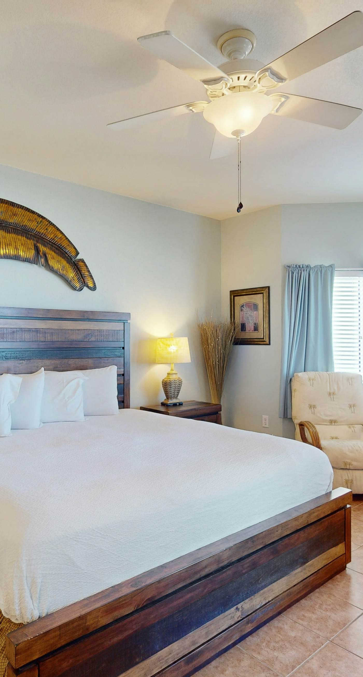 Waterfront Panama City Beach escape with pools, hot tubs & fitness room