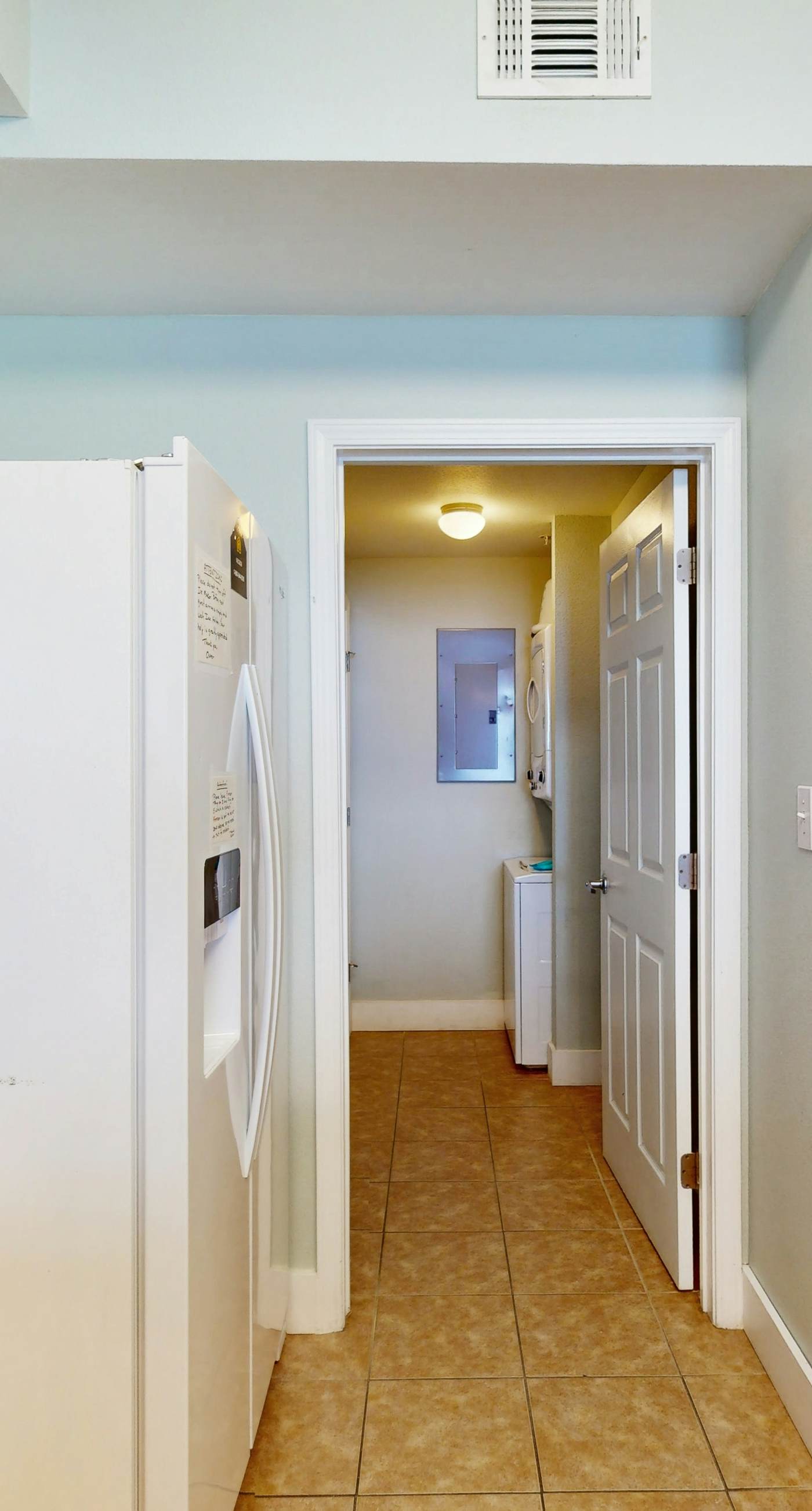 Waterfront Panama City Beach escape with pools, hot tubs & fitness room