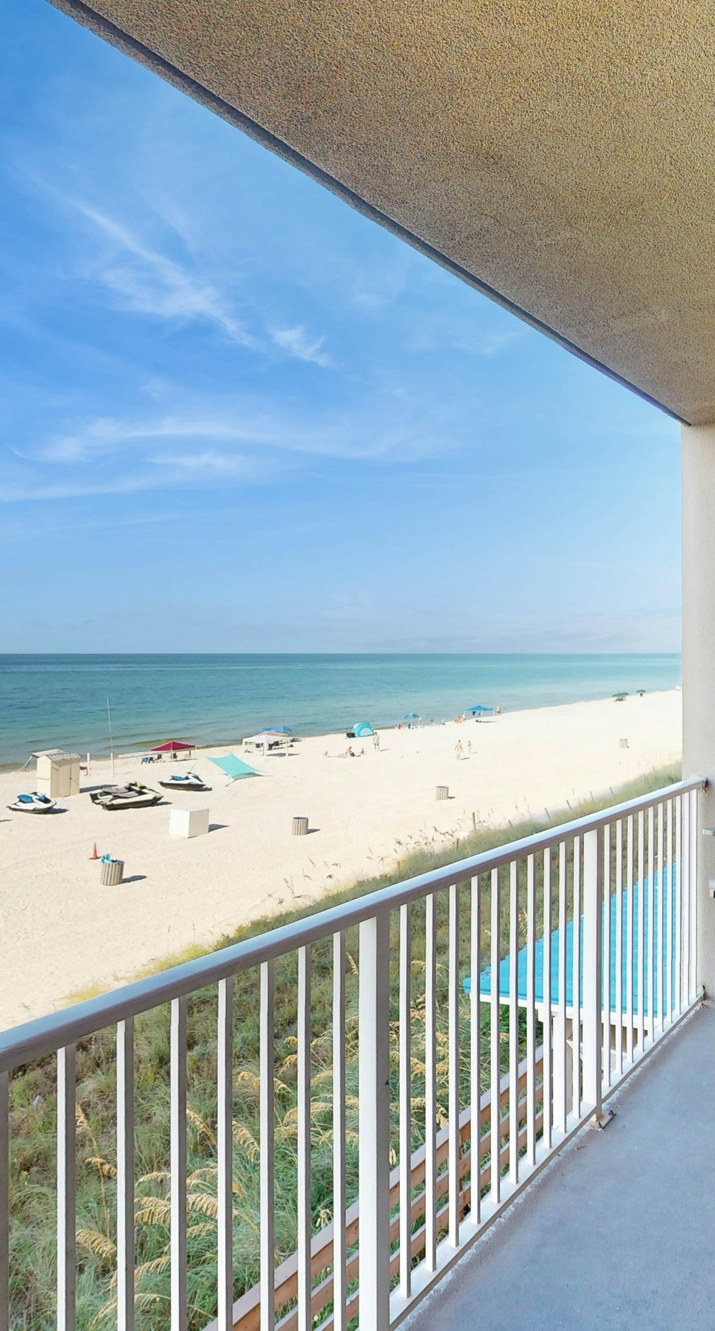 Waterfront Panama City Beach escape with pools, hot tubs & fitness room