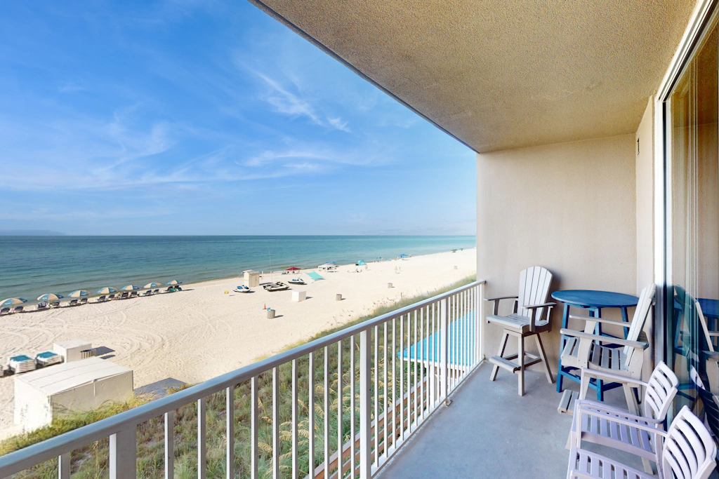 Waterfront Panama City Beach escape with pools, hot tubs & fitness room