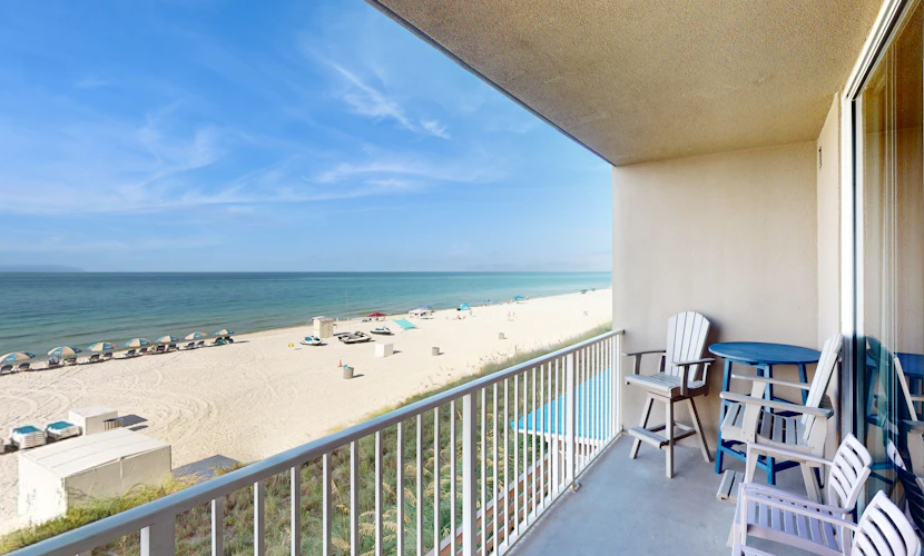 Waterfront Panama City Beach escape with pools, hot tubs & fitness room