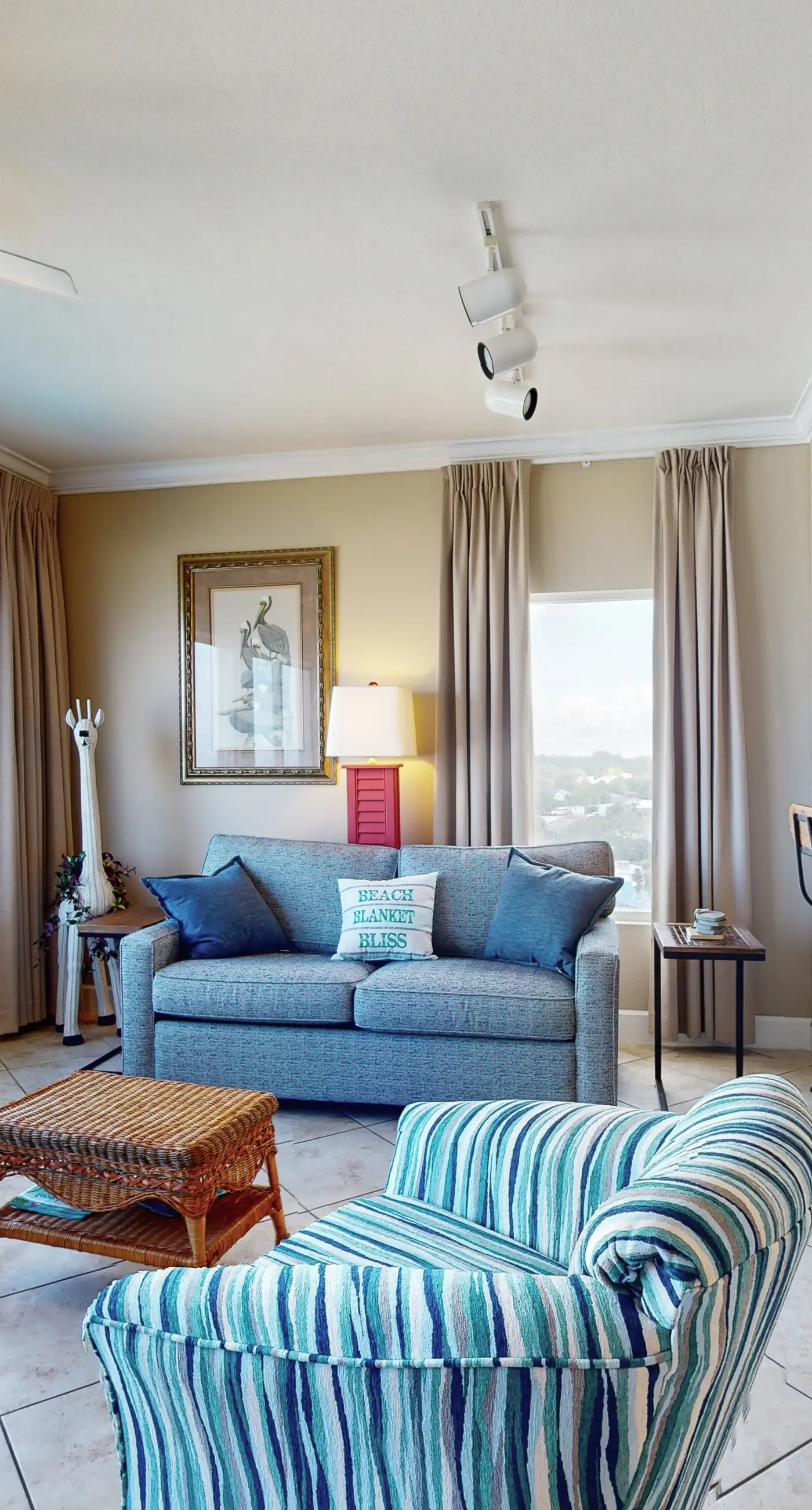 Lovely condo at beachfront resort with sunset views, pools, hot tubs, & gym