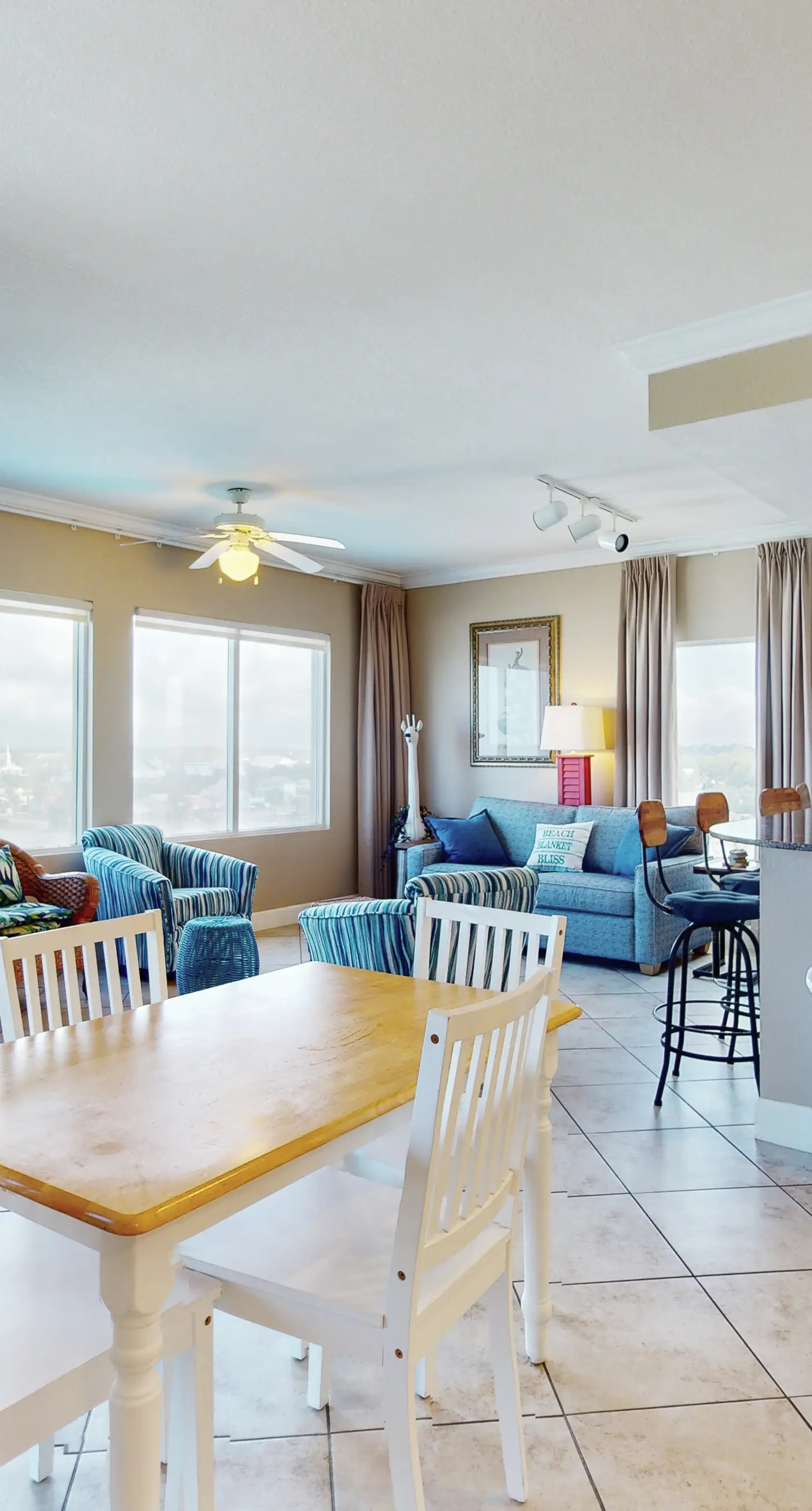 Lovely condo at beachfront resort with sunset views, pools, hot tubs, & gym