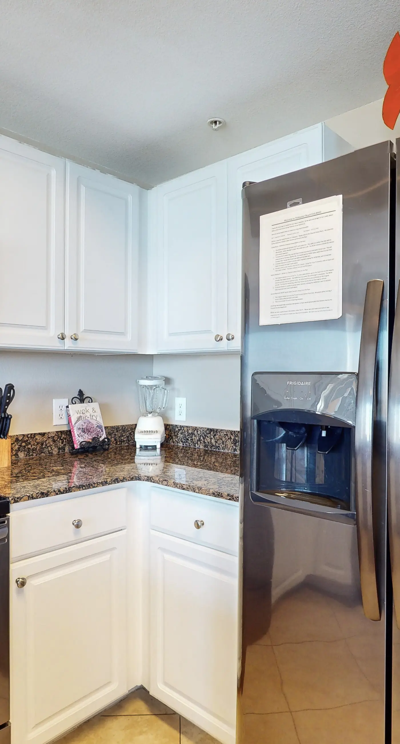 Lovely condo at beachfront resort with sunset views, pools, hot tubs, & gym