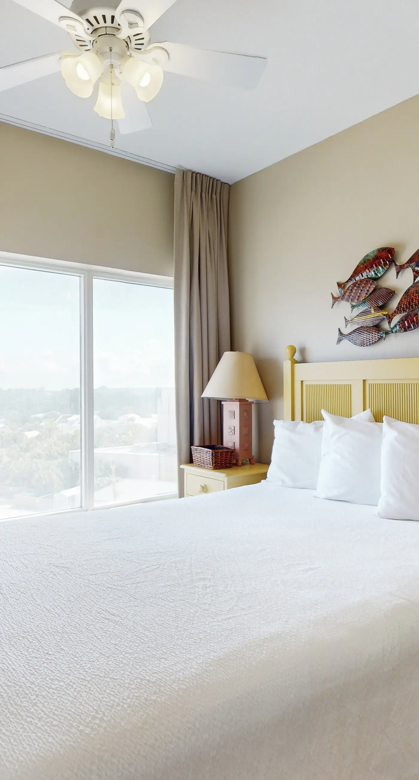 Lovely condo at beachfront resort with sunset views, pools, hot tubs, & gym
