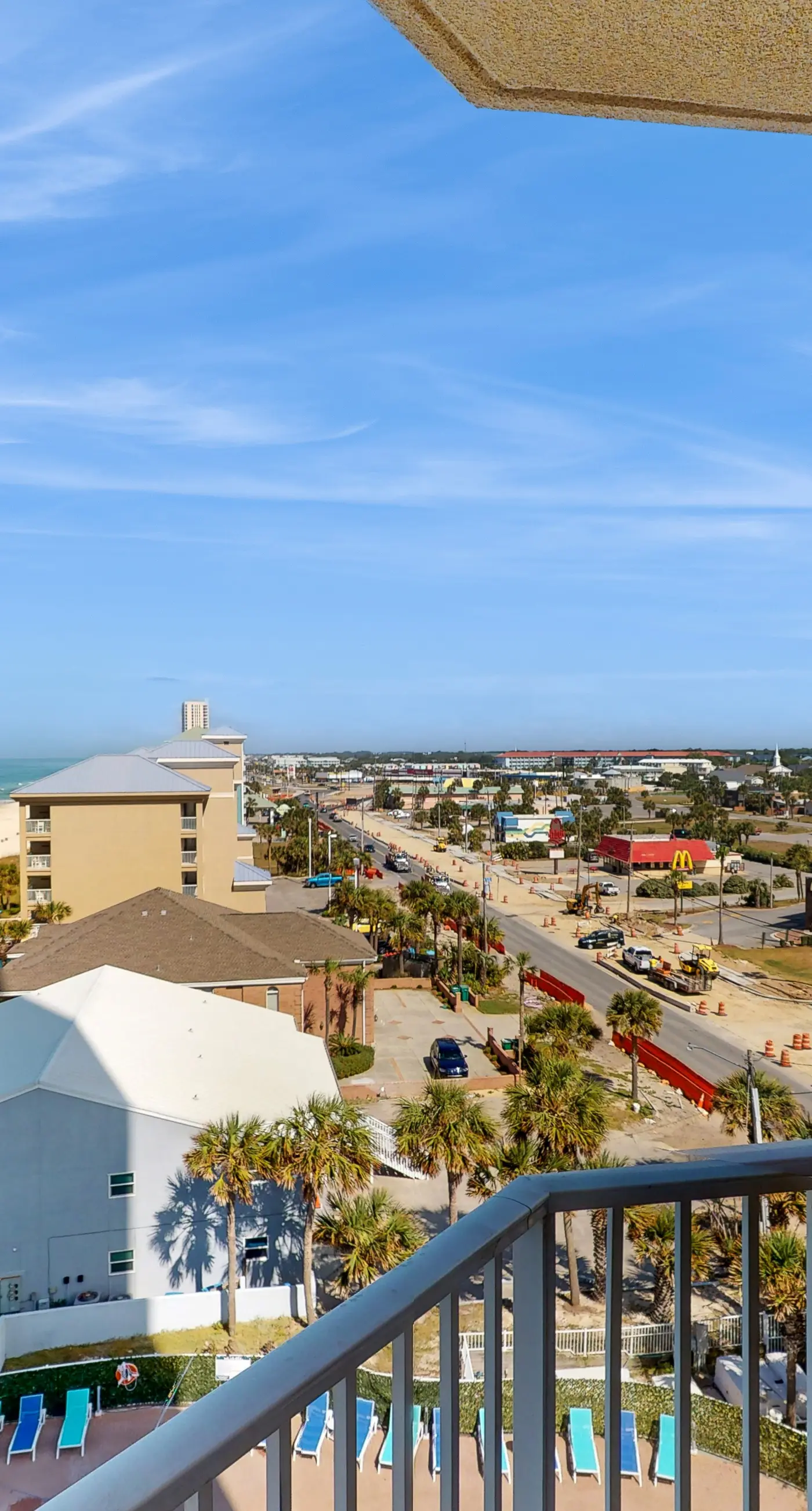 Lovely condo at beachfront resort with sunset views, pools, hot tubs, & gym