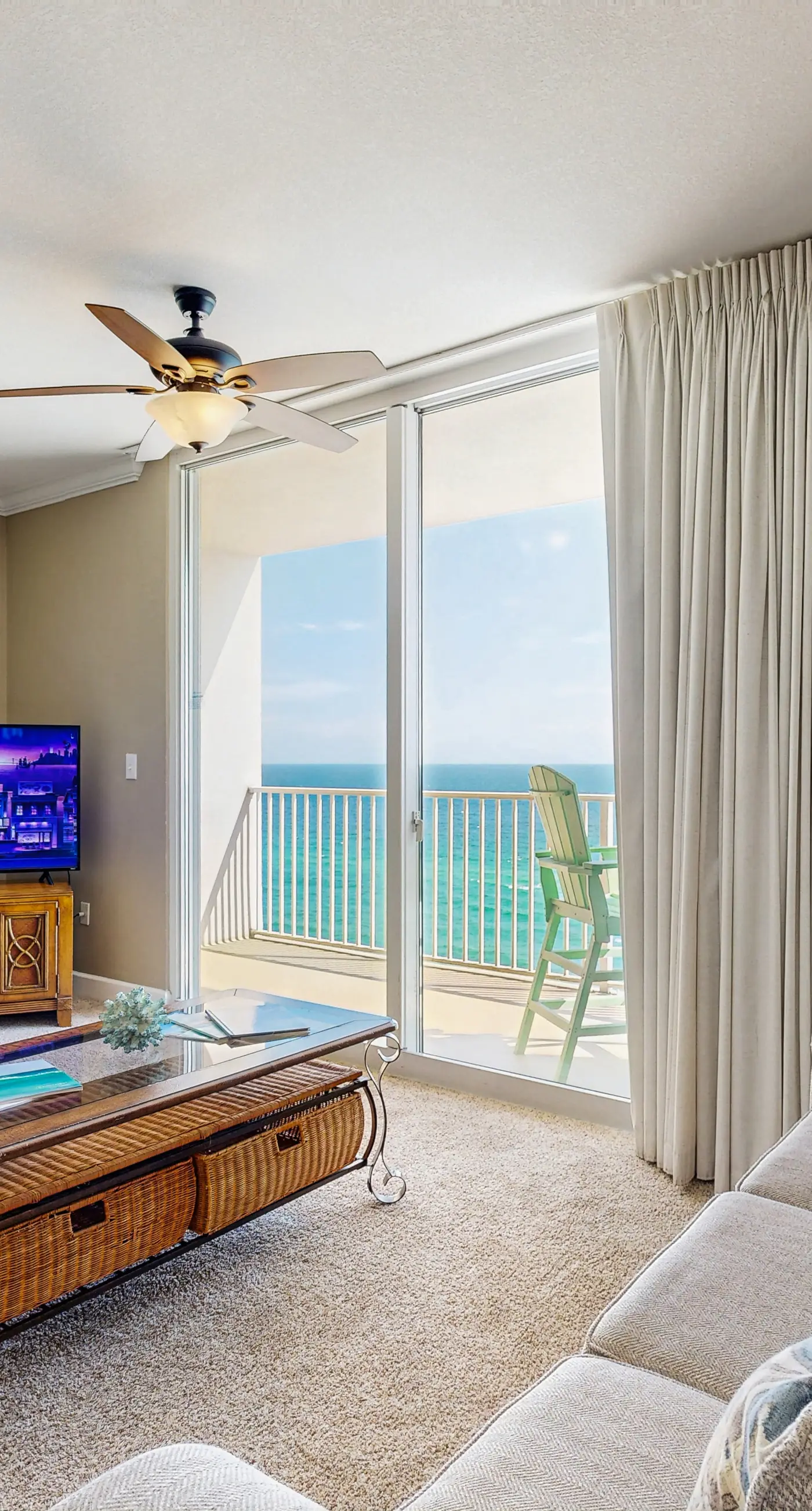 Unforgettable condo with Gulf-front view, pools & hot tubs- minutes to Pier Park