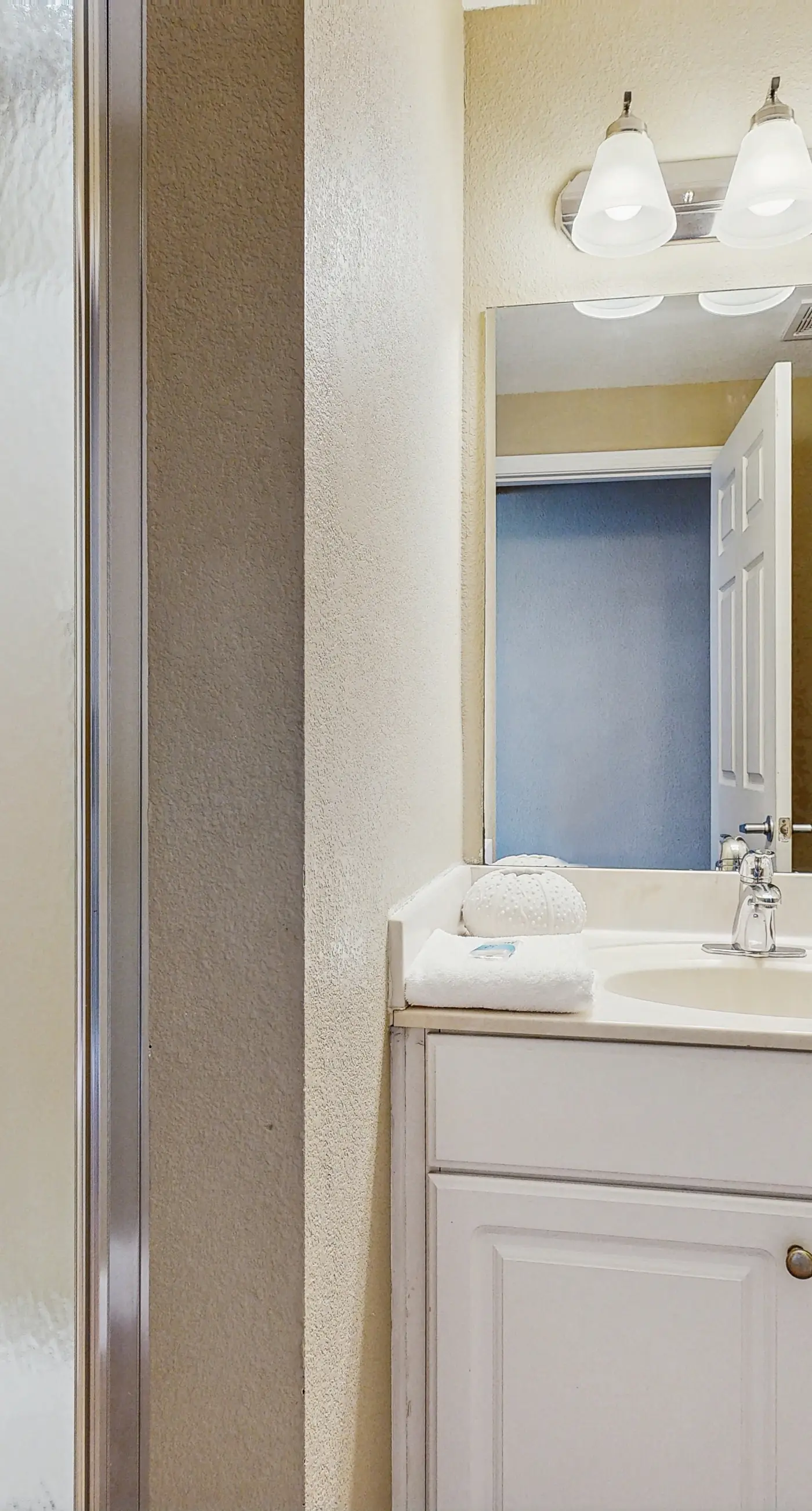 Unforgettable condo with Gulf-front view, pools & hot tubs- minutes to Pier Park