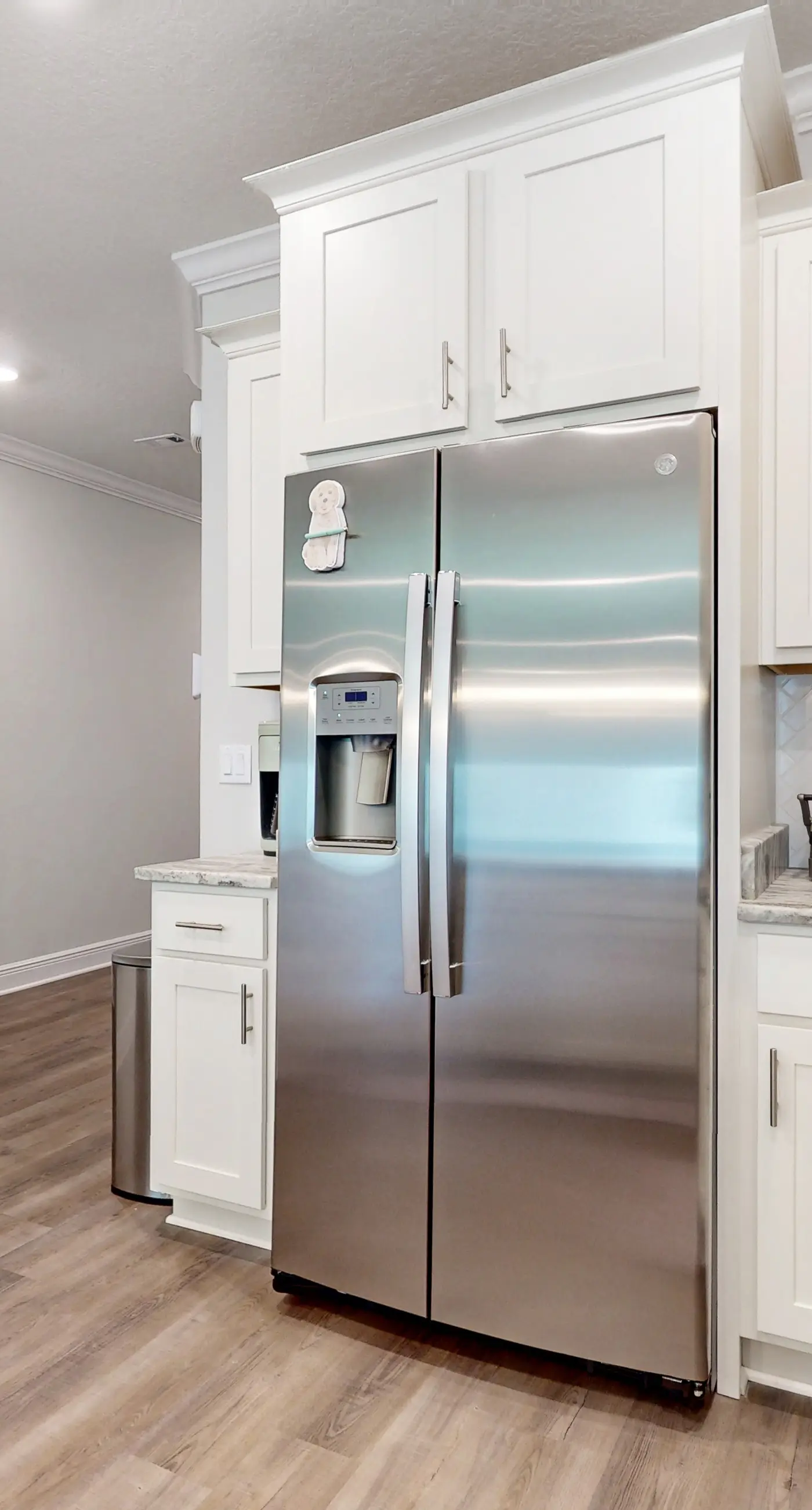 Spacious townhome, dog-friendly w full kitchen & shared pool