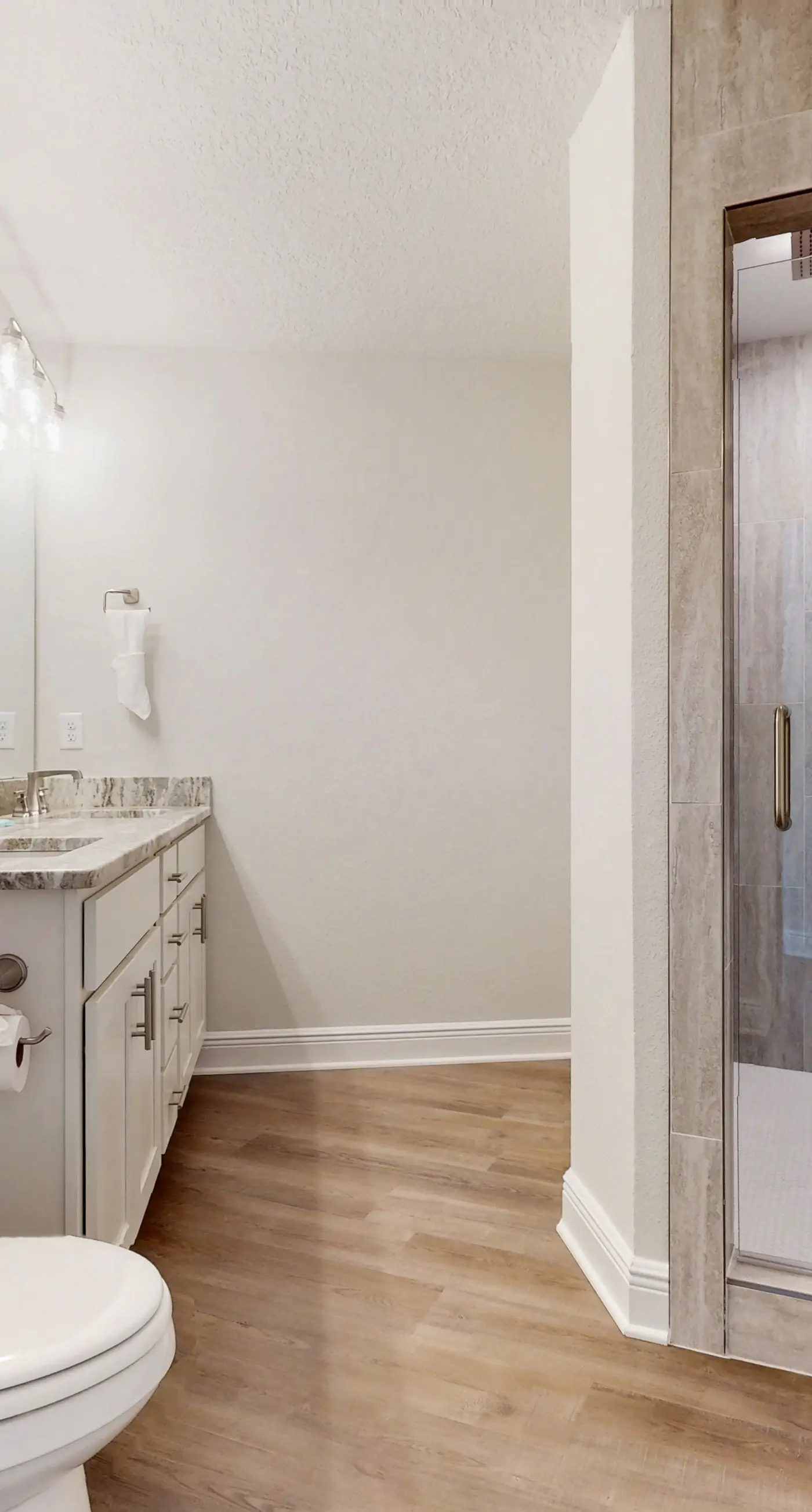 Spacious townhome, dog-friendly w full kitchen & shared pool