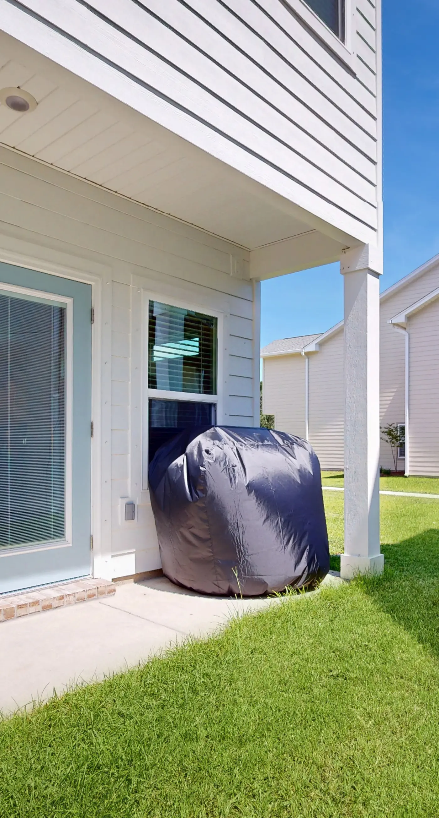 Spacious townhome, dog-friendly w full kitchen & shared pool