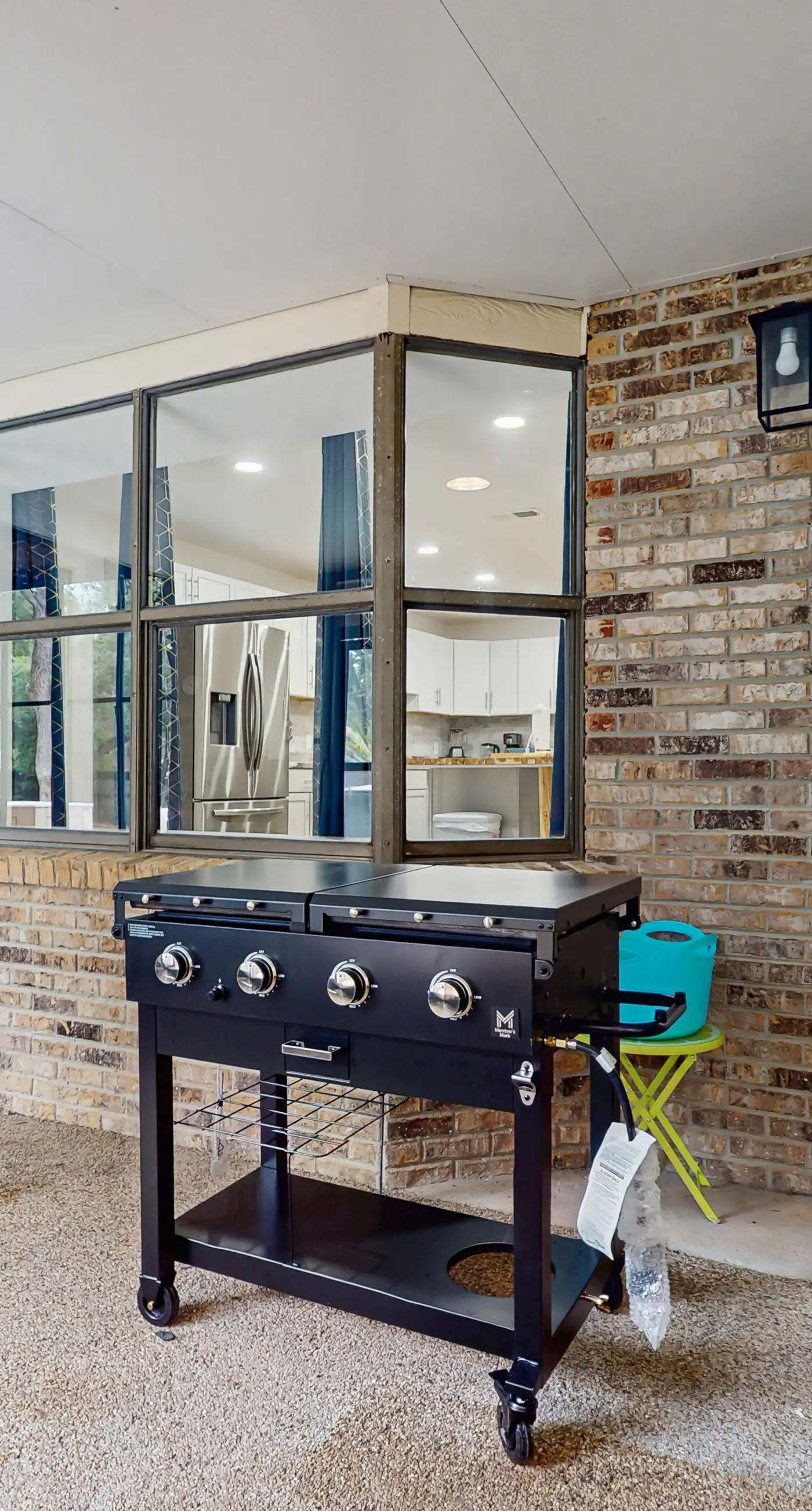 Charming coastal home with private pool and spacious living area