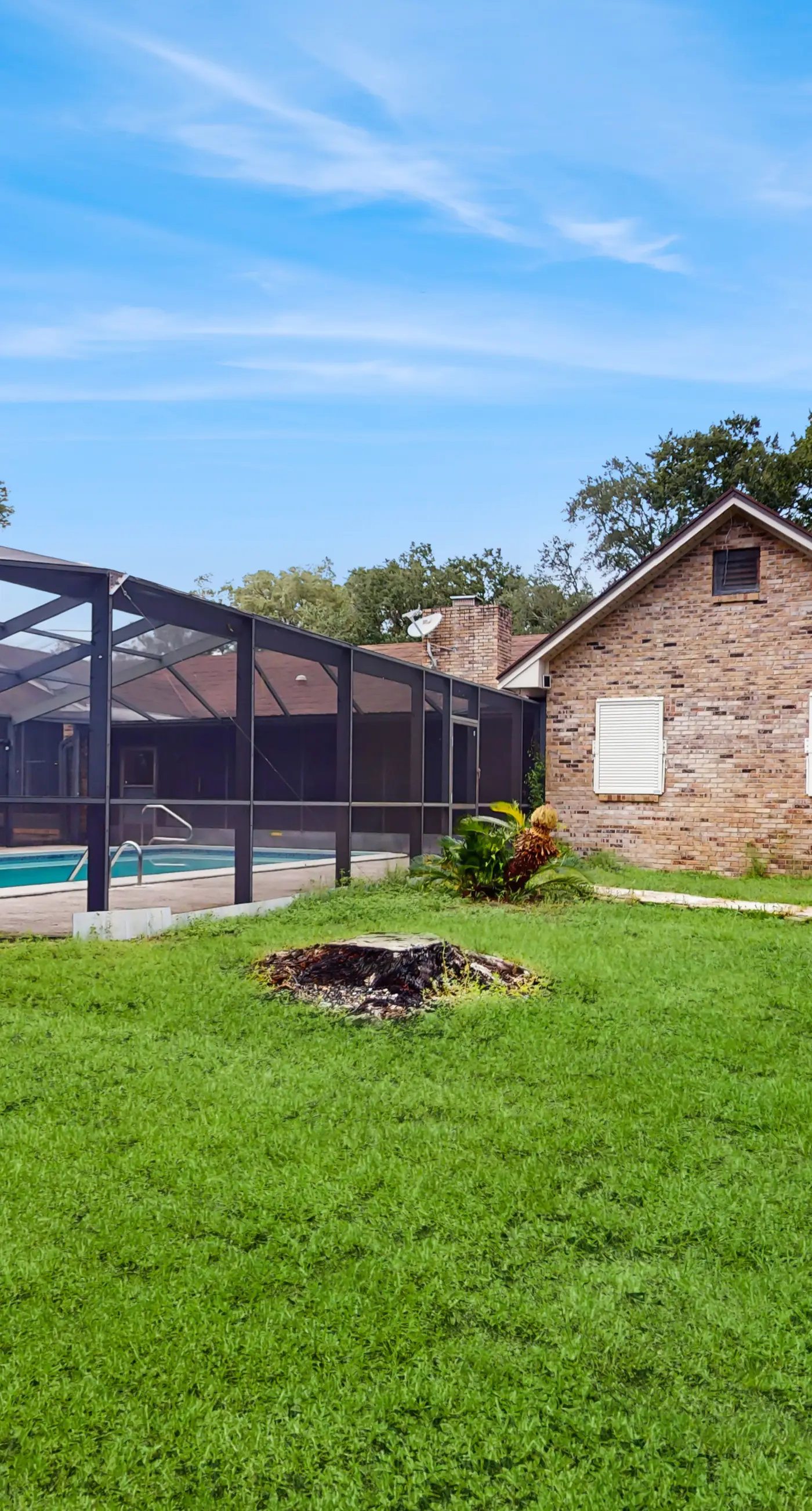 Charming coastal home with private pool and spacious living area