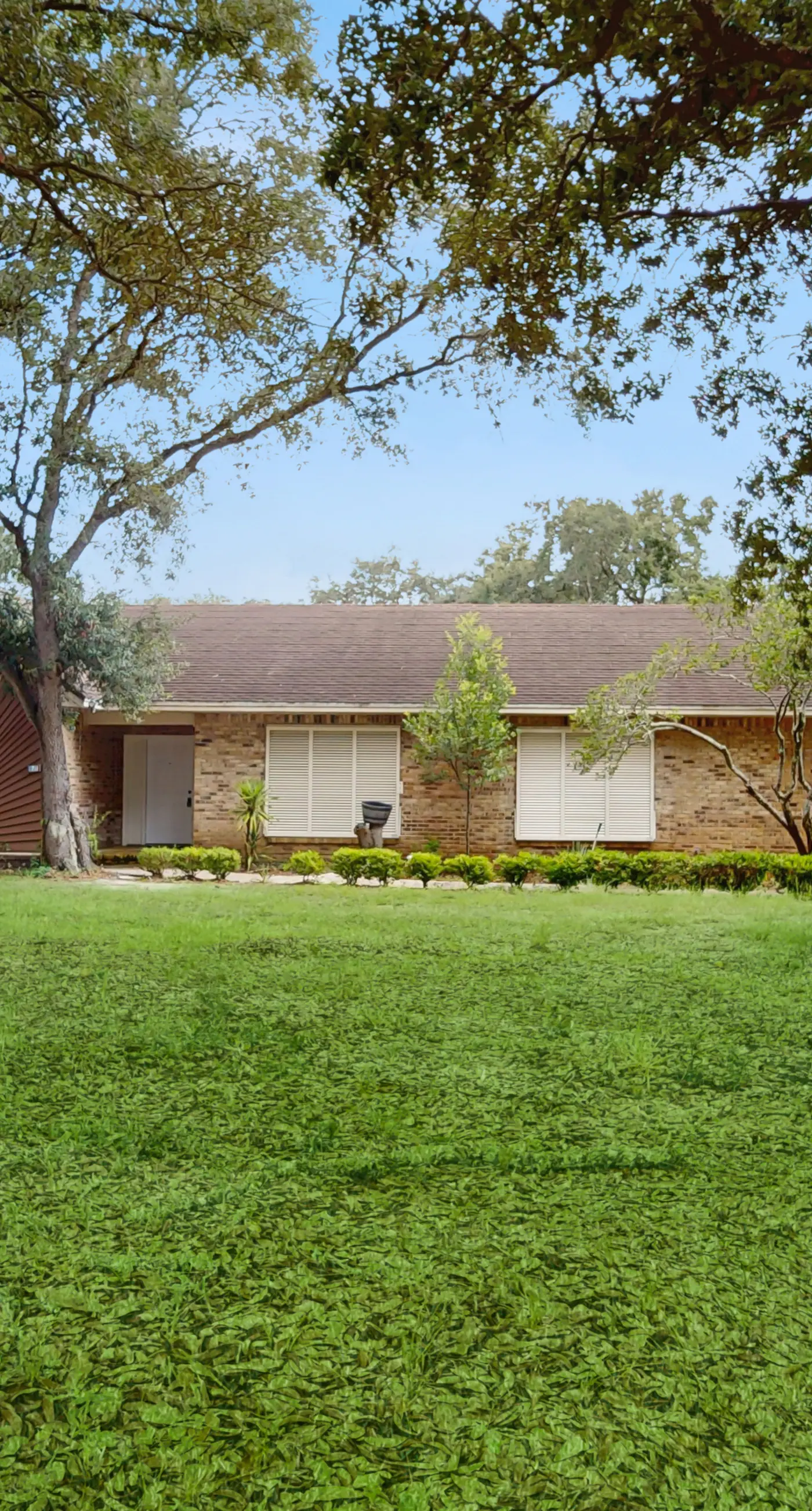 Charming coastal home with private pool and spacious living area