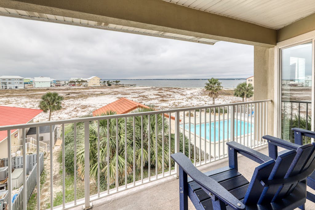 Lovely Condo with Sunset Views & Shared Pool Access, Snowbirds Welcome