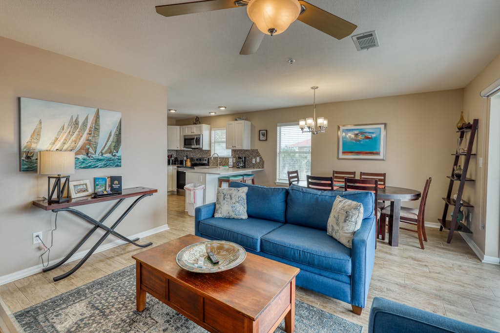 Lovely Condo with Sunset Views & Shared Pool Access, Snowbirds Welcome