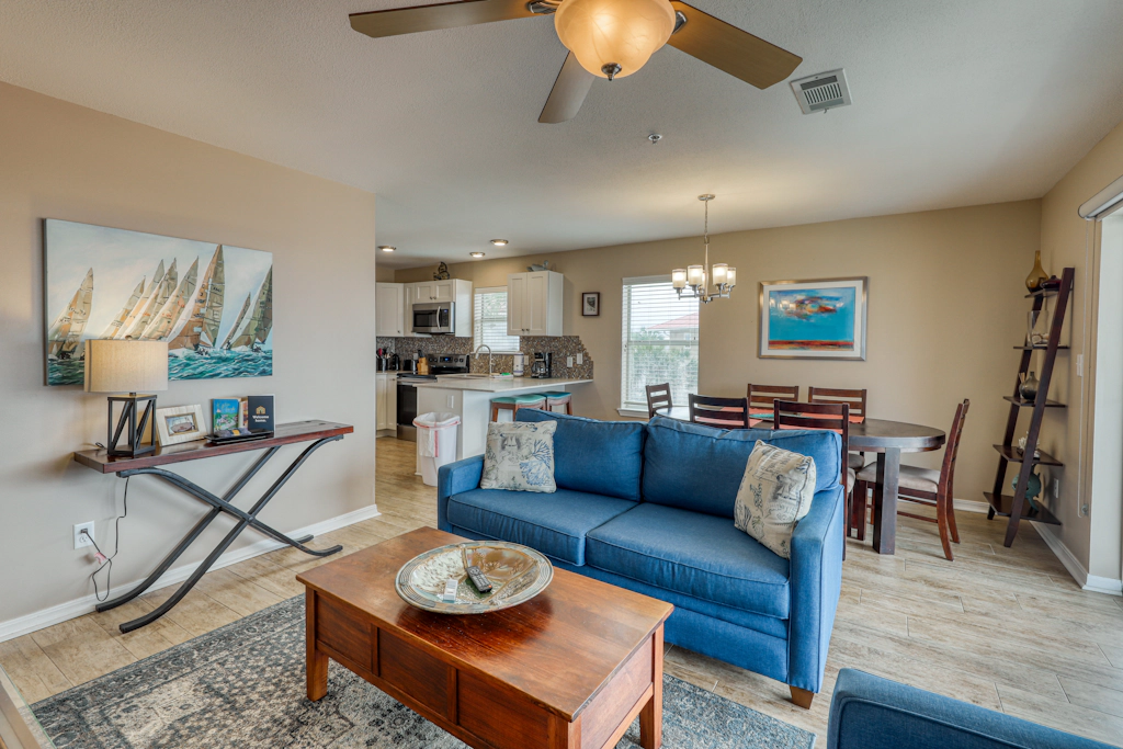 Lovely Condo with Sunset Views & Shared Pool Access, Snowbirds Welcome