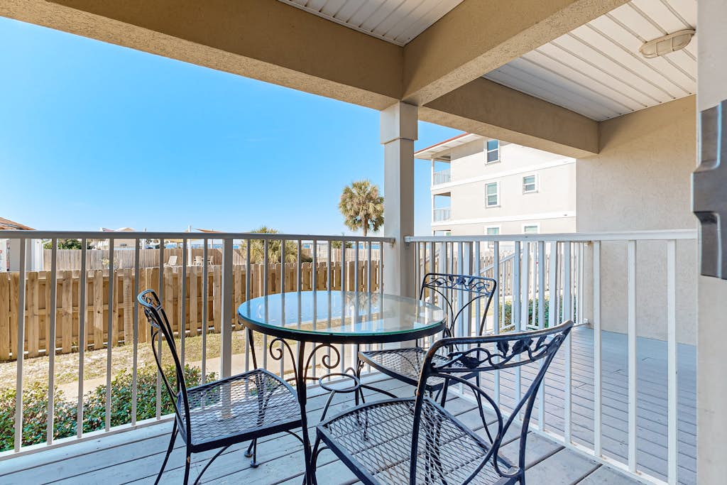 Bayview condo only steps from the beach w/ shared pool and peaceful location