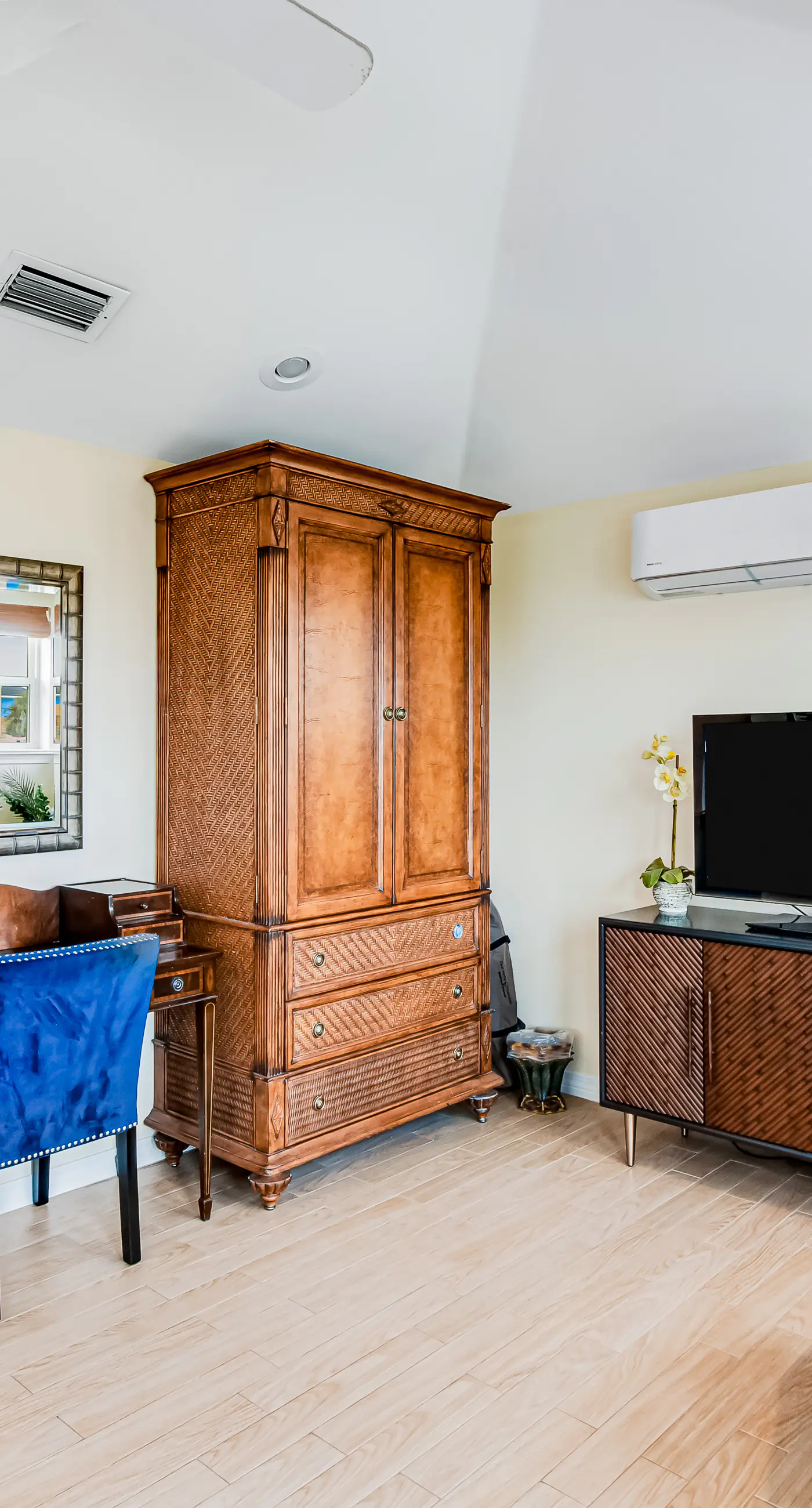 Gorgeous Private Pool Home Across from Beach | Private Dock