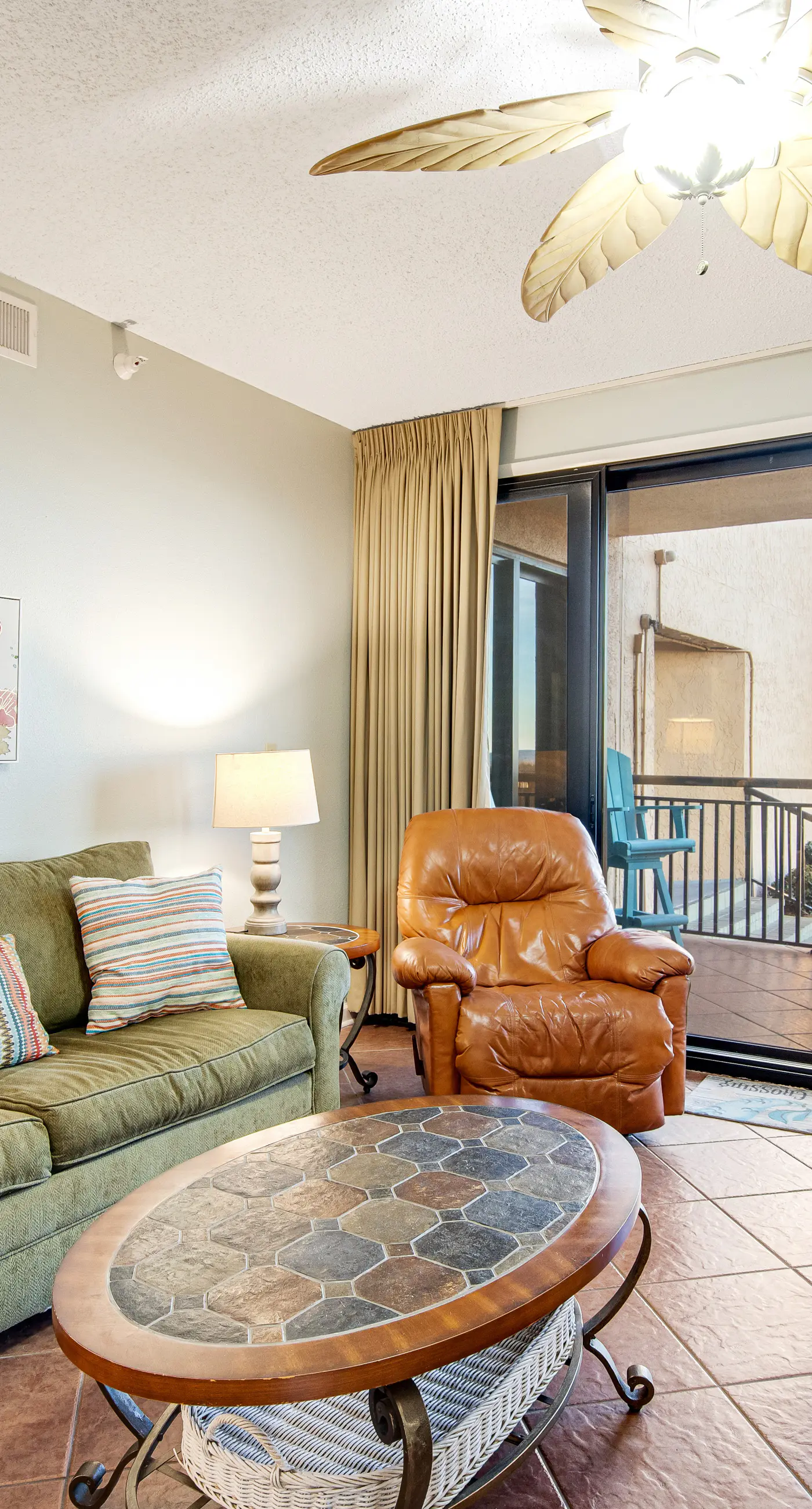 Beachfront condo with pool, tennis, fitness center & WiFi
