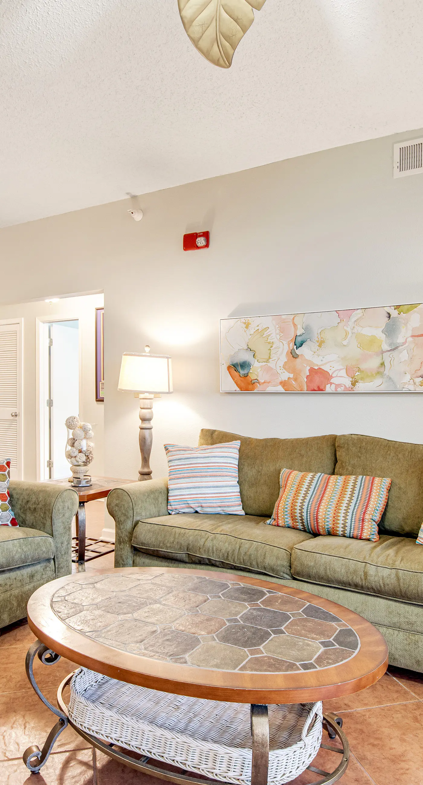 Beachfront condo with pool, tennis, fitness center & WiFi