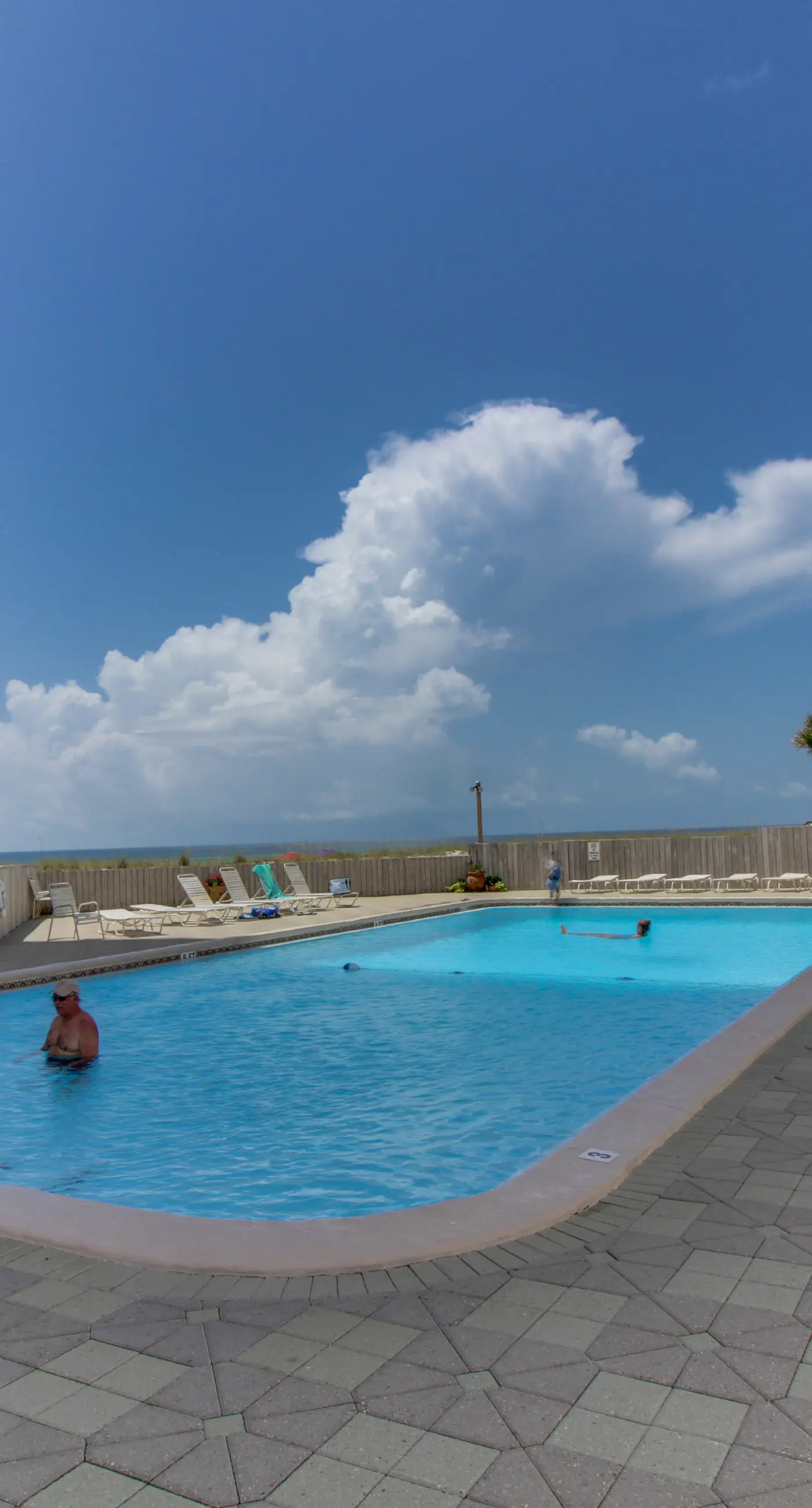 Beachfront condo with pool, tennis, fitness center & WiFi