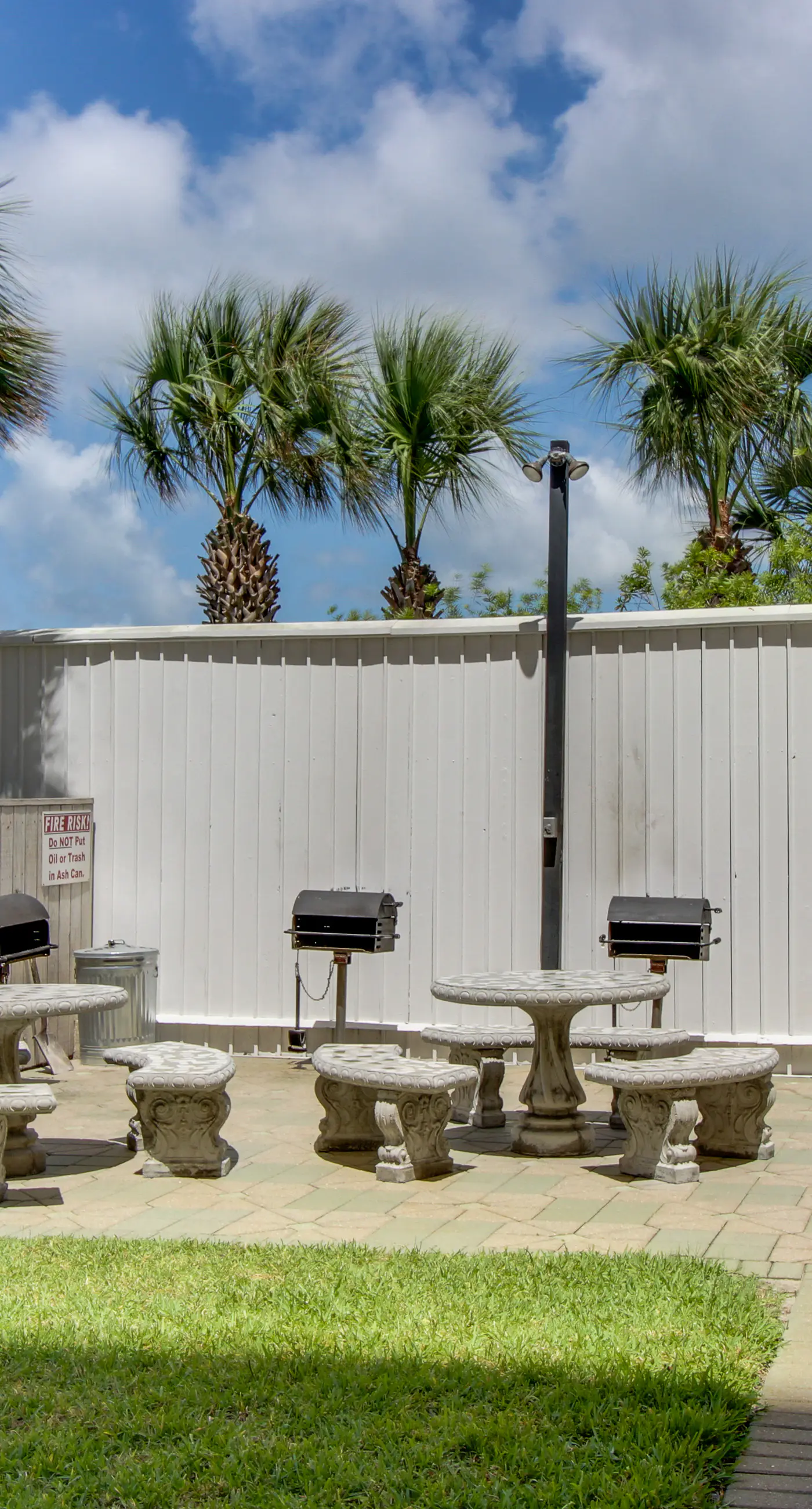 Beachfront condo with pool, tennis, fitness center & WiFi