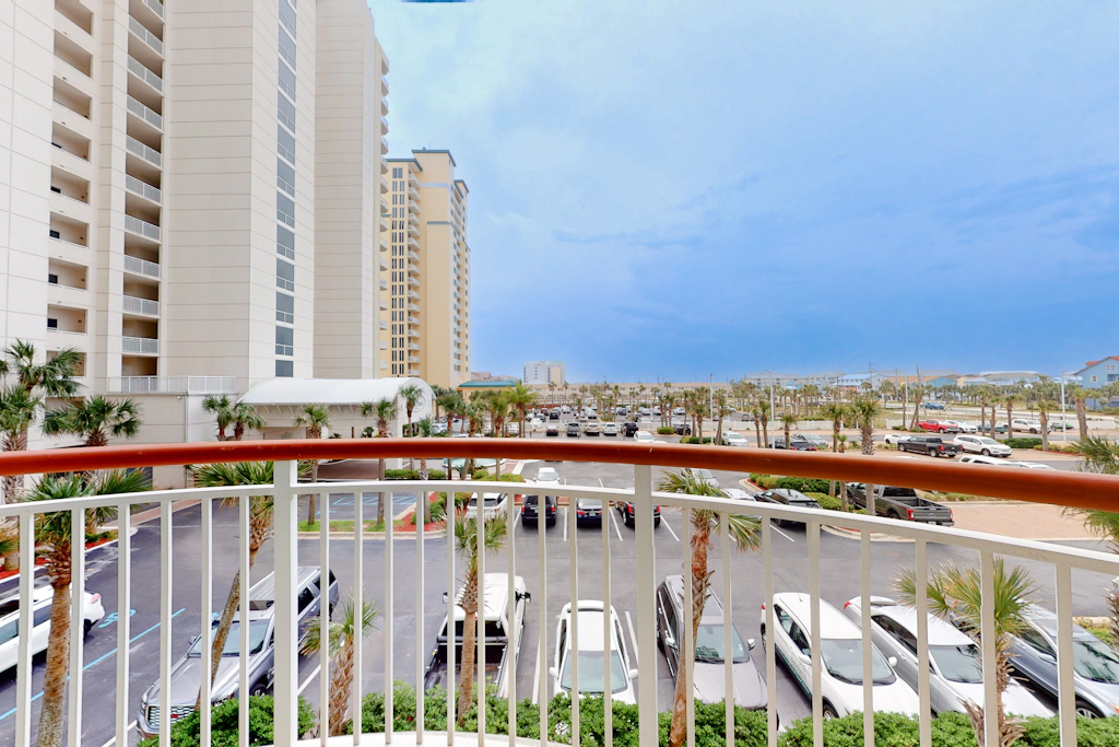 2nd Floor Cute Gulf Front Condo Many Amenities, Private Beach Access