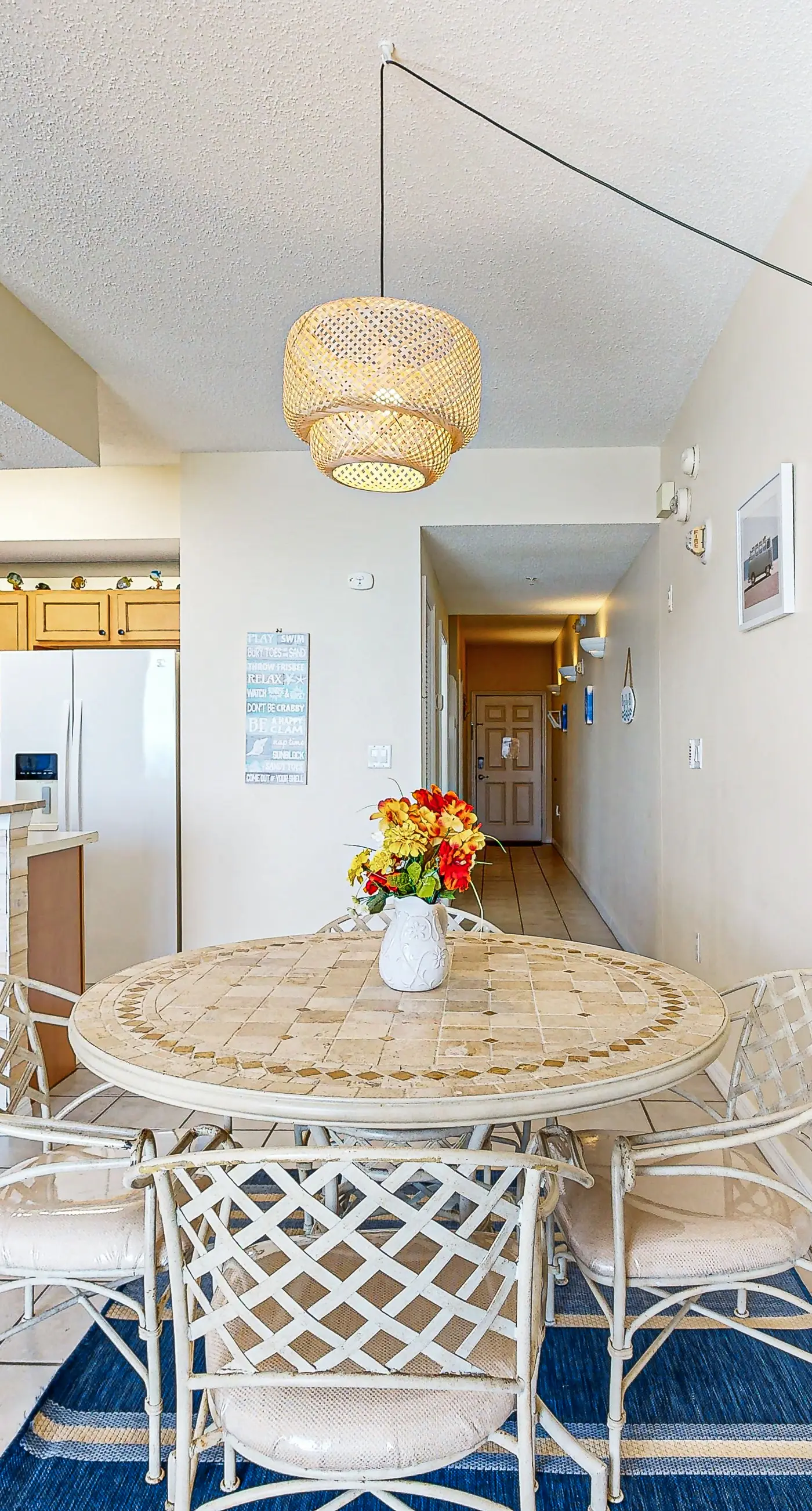 7th-floor bright, open condo - close to dining with Gulf front views