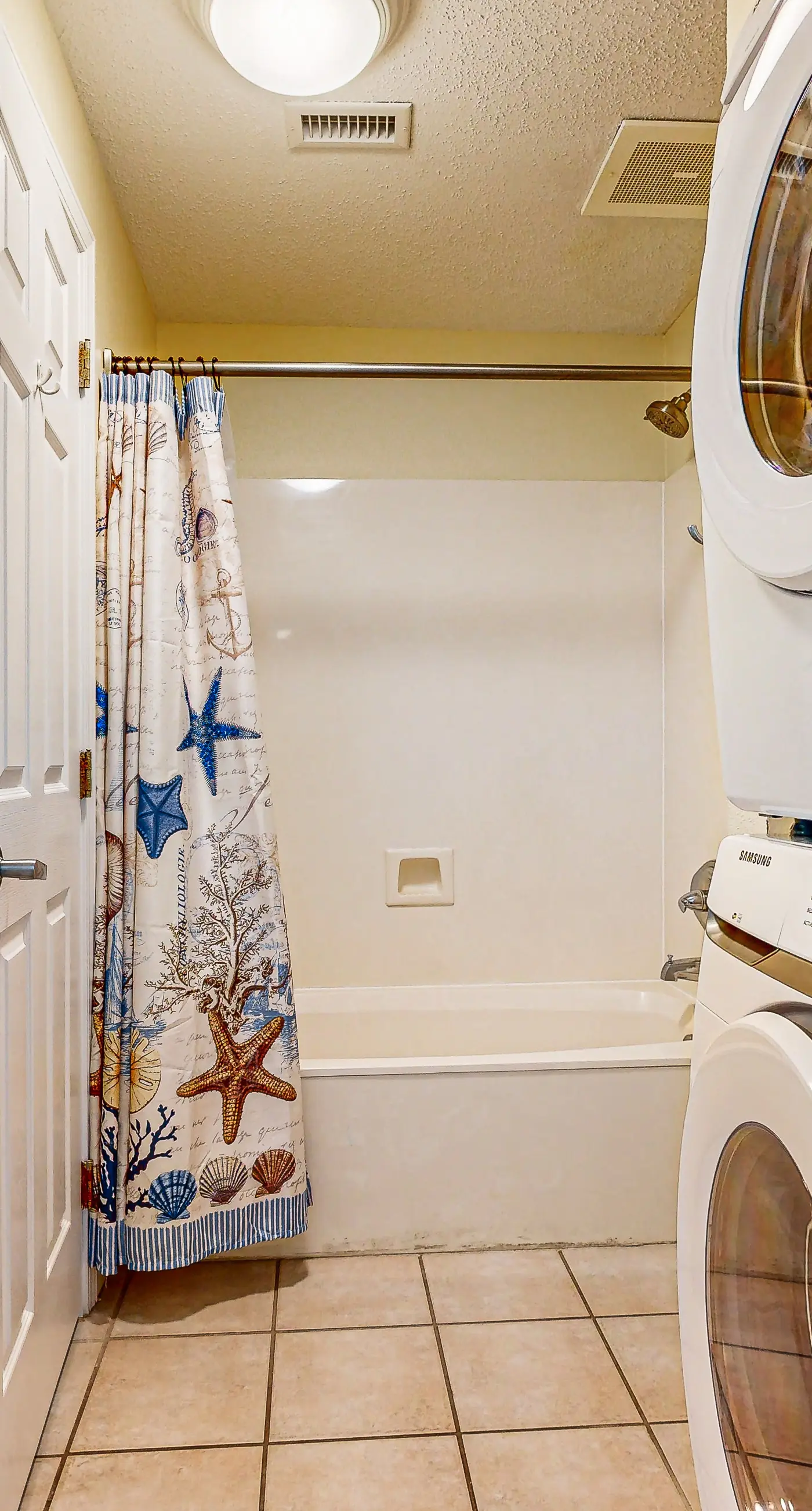 7th-floor bright, open condo - close to dining with Gulf front views