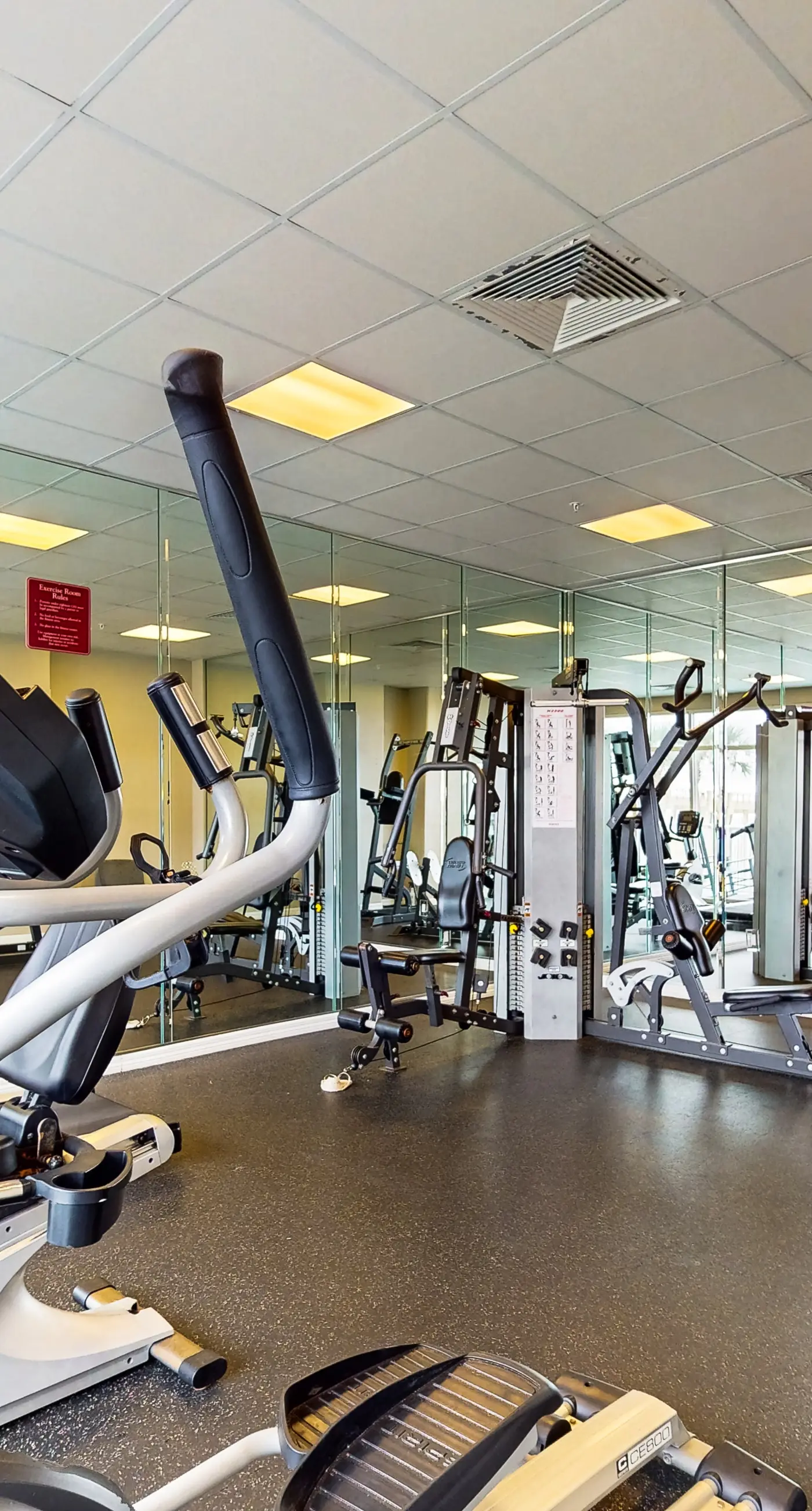 7th-floor bright, open condo - close to dining with Gulf front views