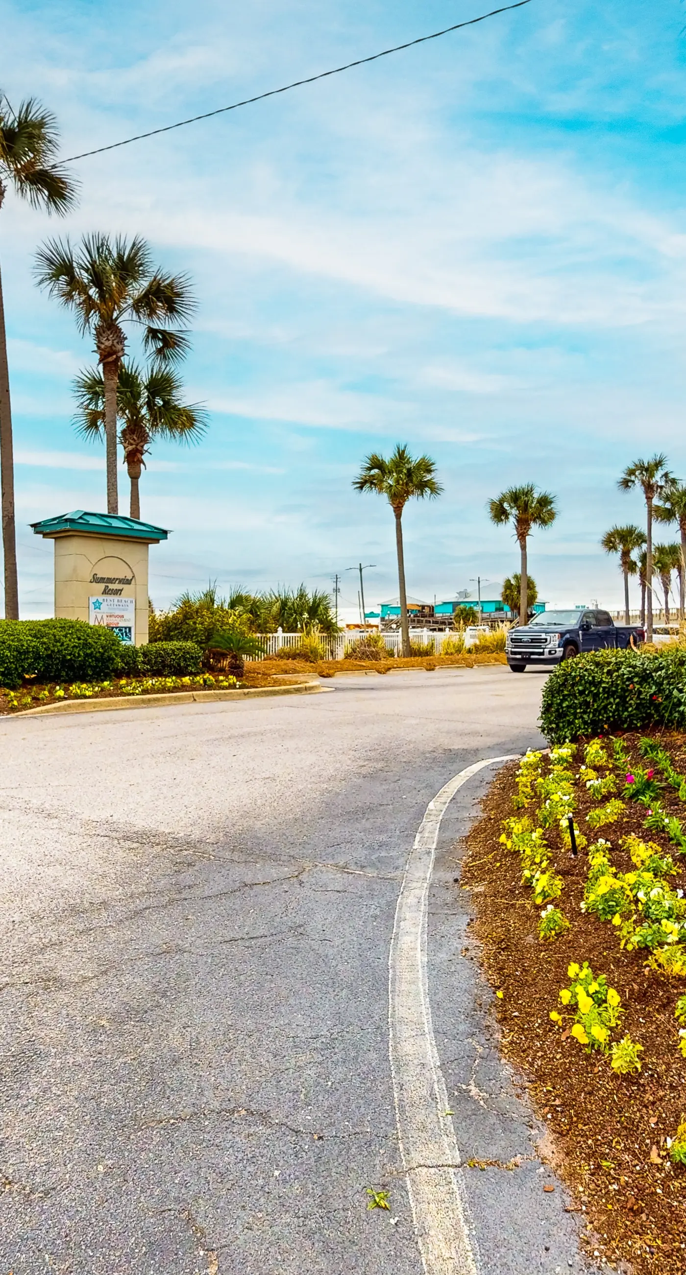 7th-floor bright, open condo - close to dining with Gulf front views