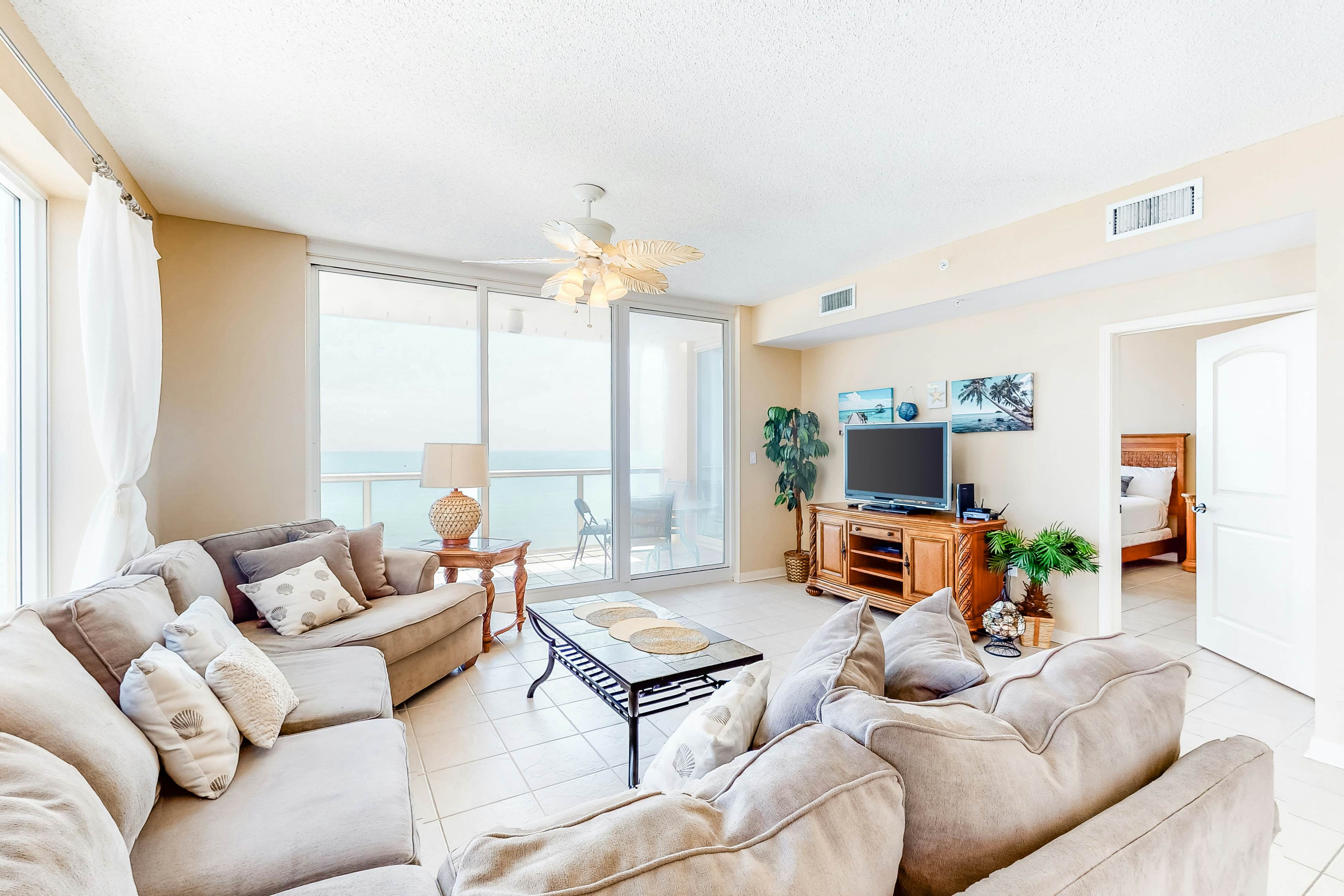 11th Floor Gulf Front Condo Great Amenities & Private Beach Access
