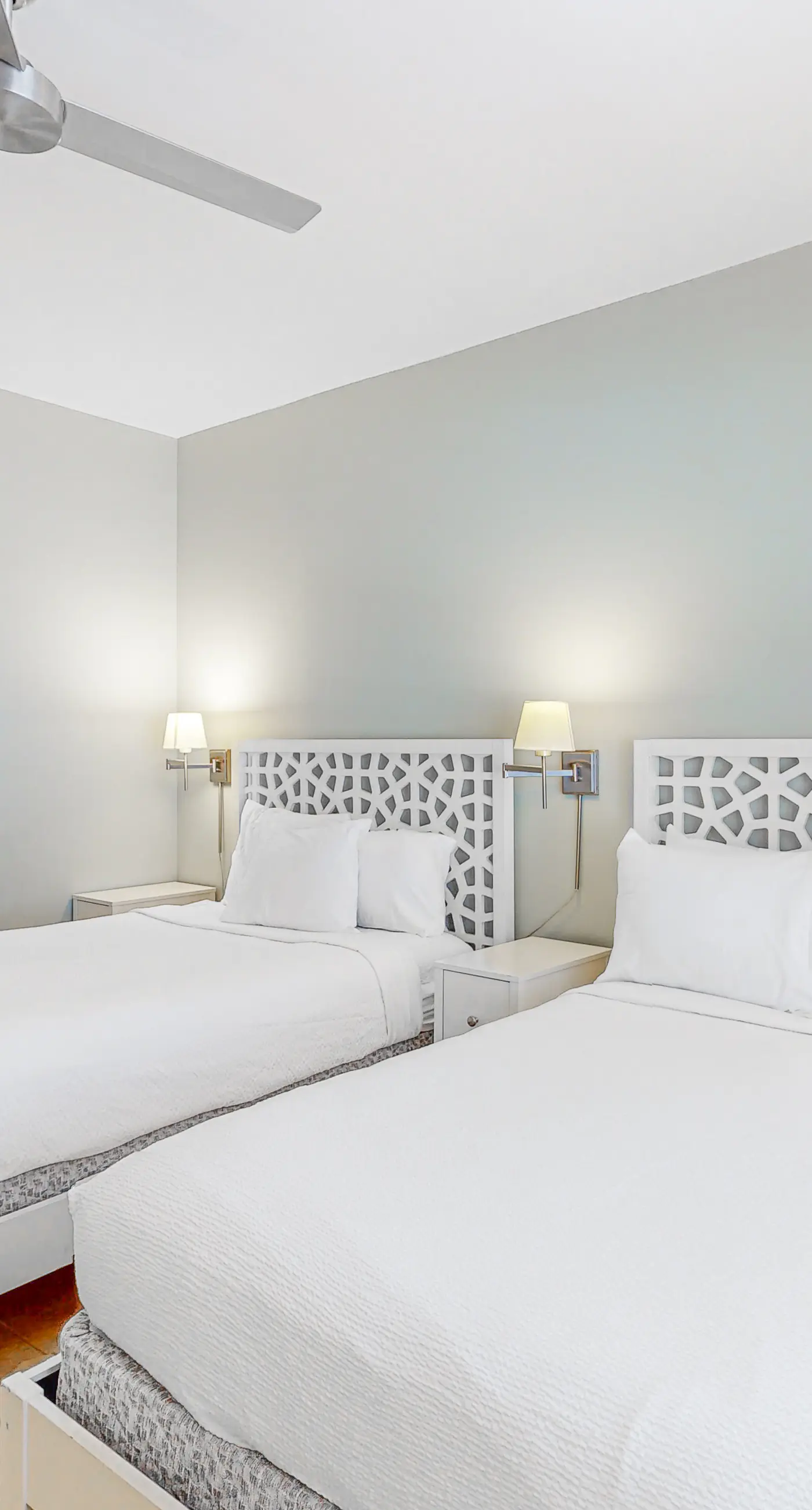 9th Floor Gulf-Front Condo with Plenty Of Resort Amenities, Close To Dining