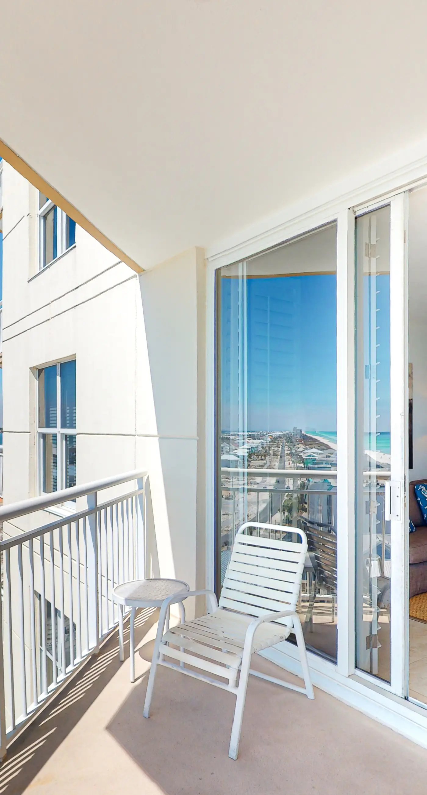 9th Floor Gulf-Front Condo with Plenty Of Resort Amenities, Close To Dining