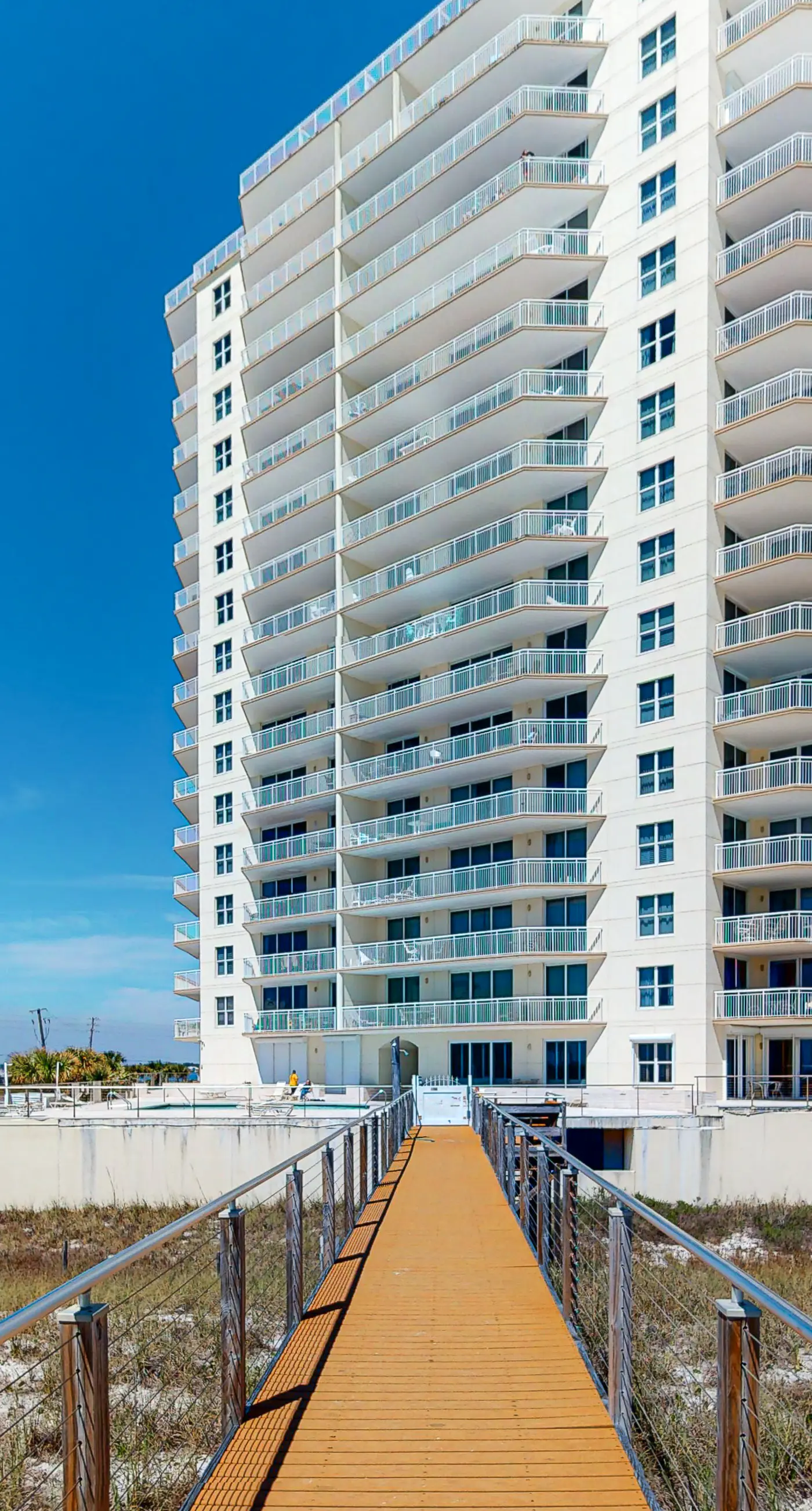 9th Floor Gulf-Front Condo with Plenty Of Resort Amenities, Close To Dining