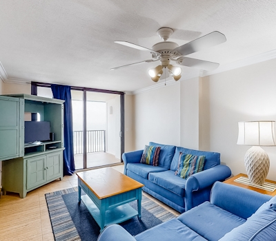 5th Floor Gulf-Front Condo In Navarre Beach with Shared Pool