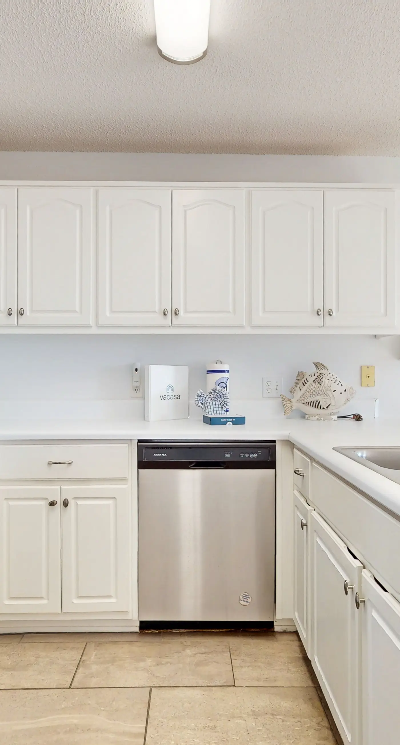 Condo only steps from the beach with Complimentary Beach Service