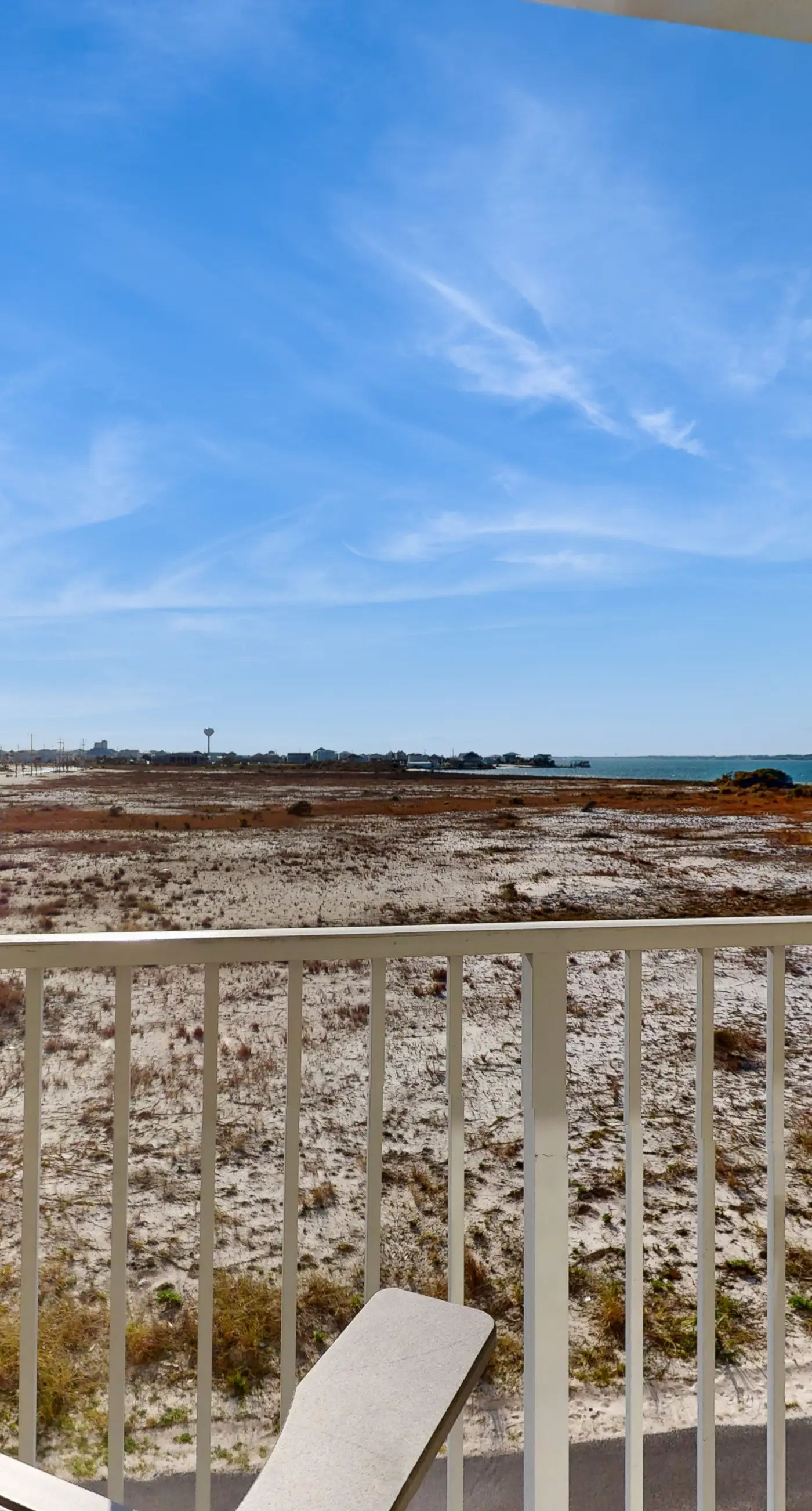 Condo only steps from the beach with Complimentary Beach Service