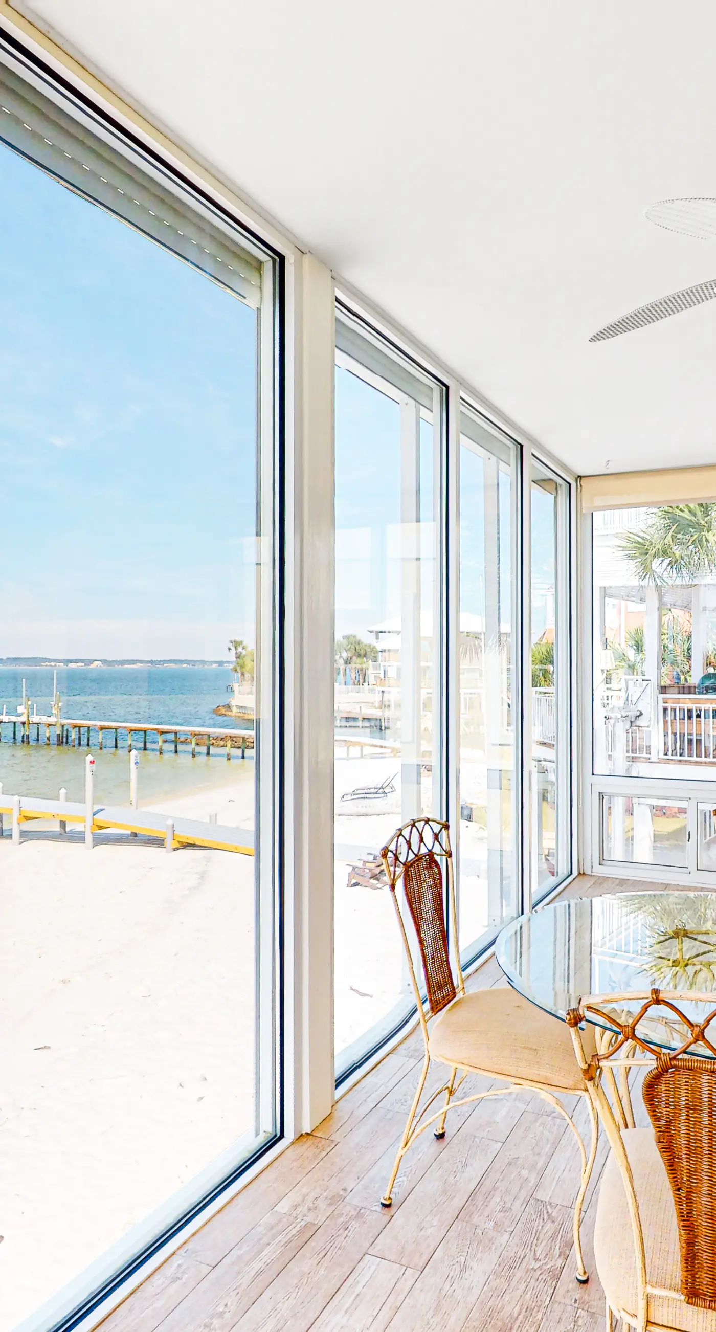 Dog-friendly home on Santa Rosa sound minutes from shopping & dining w/WiFi