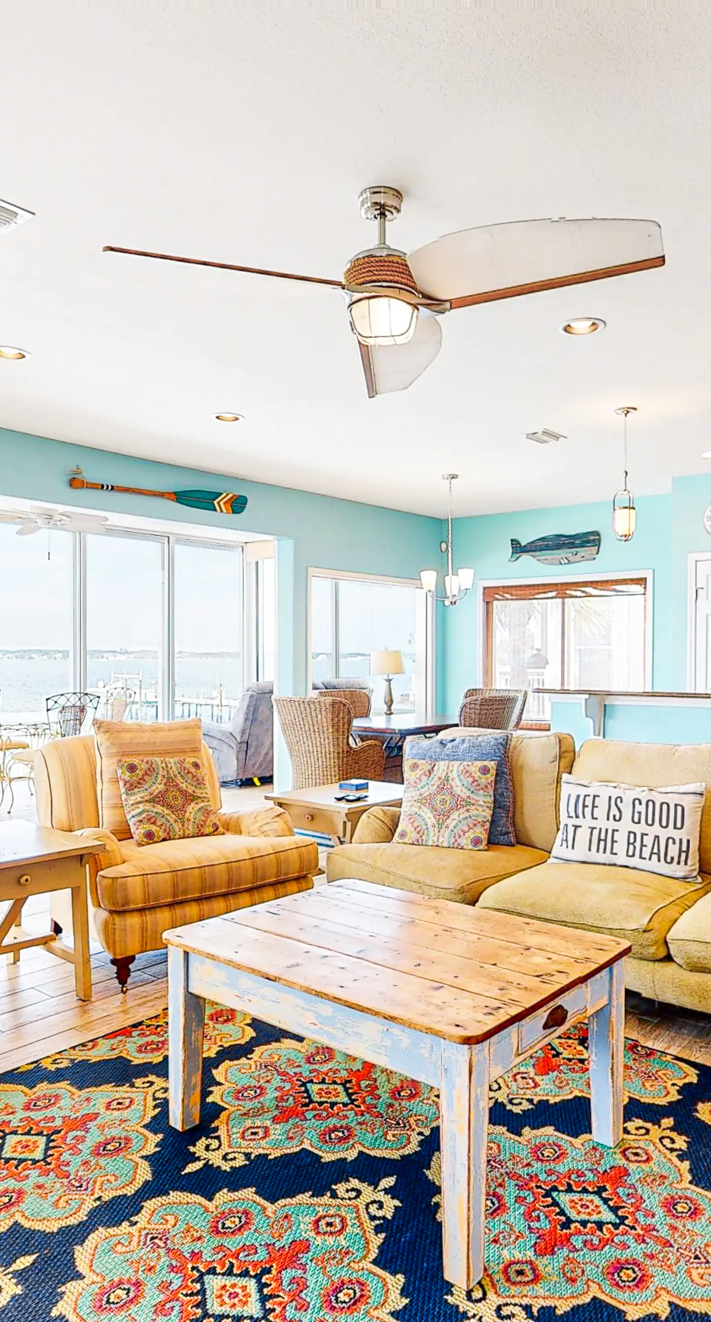 Dog-friendly home on Santa Rosa sound minutes from shopping & dining w/WiFi